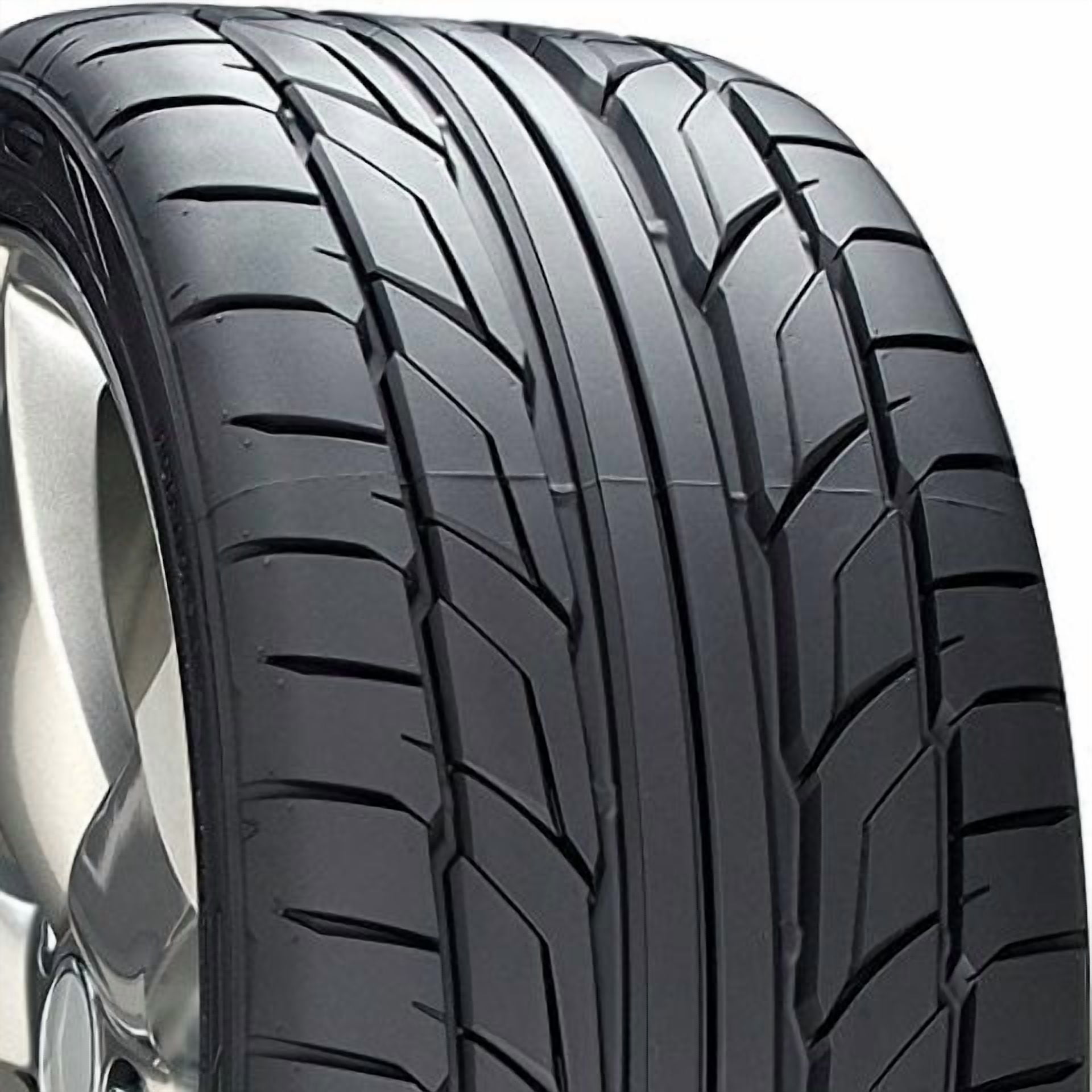 Nitto NT555 G2 245/45ZR17 99W XL Ultra-High Performance Summer