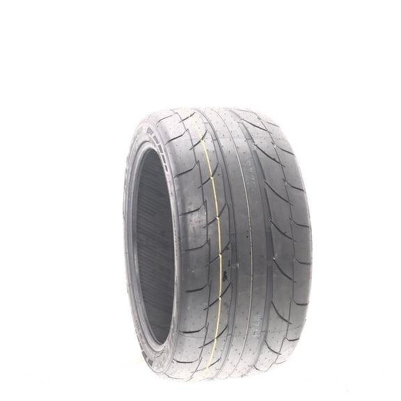 Nitto NT555RII Racing 305/35R19 106W XL Passenger Tire