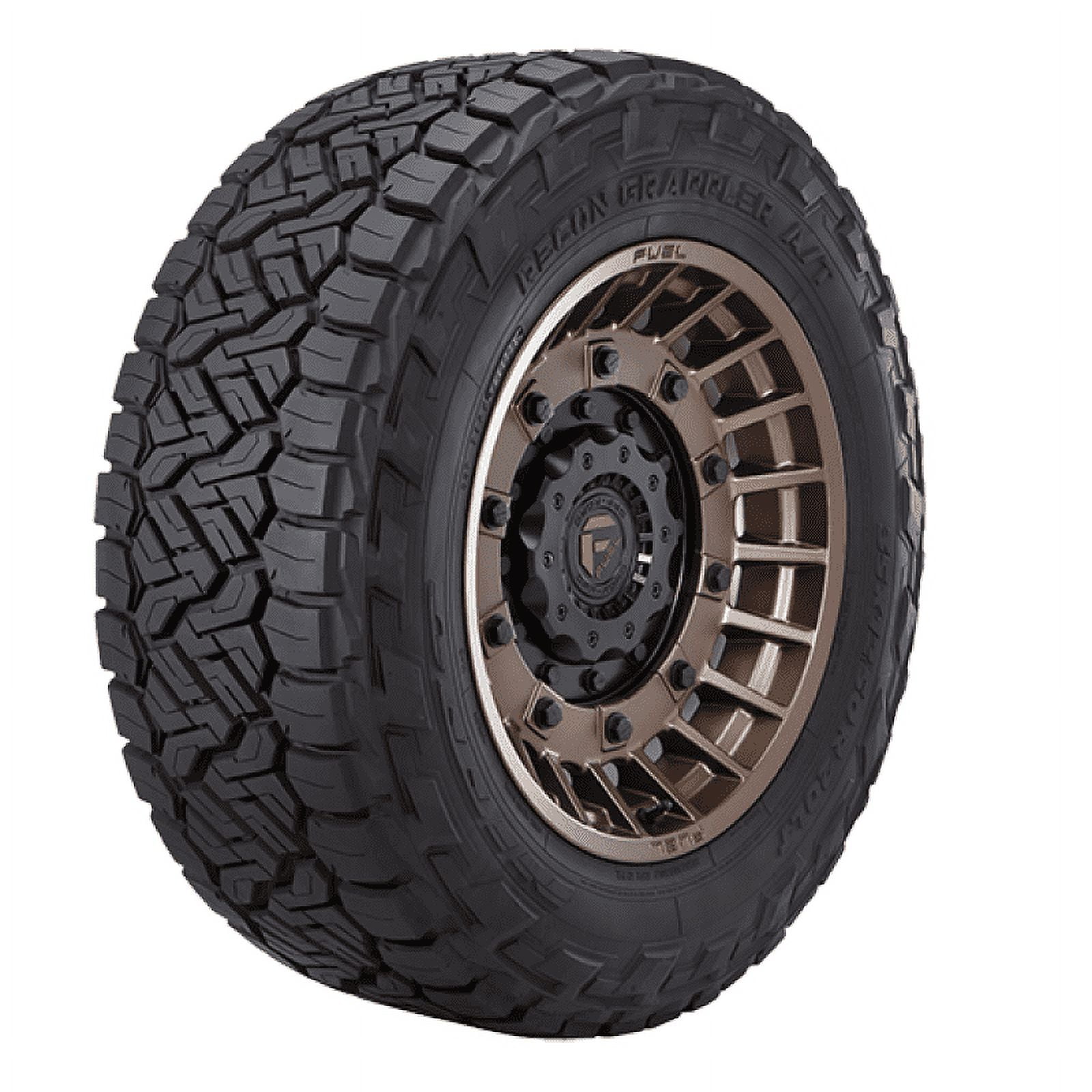 Nitto Recon Grappler 33/12.5-20 119 R Tire