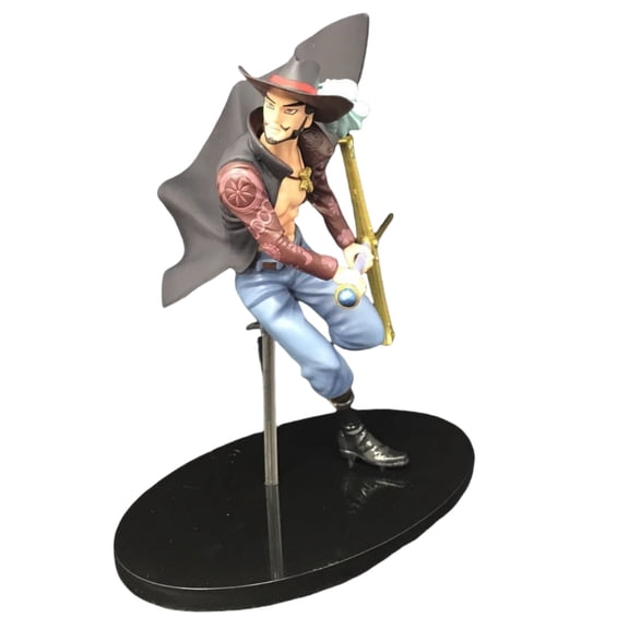 Njube Anime Action PVC Figure Dracule Mihawk Figure Collectible Character Model Ornaments Statue Collection Gift Creative