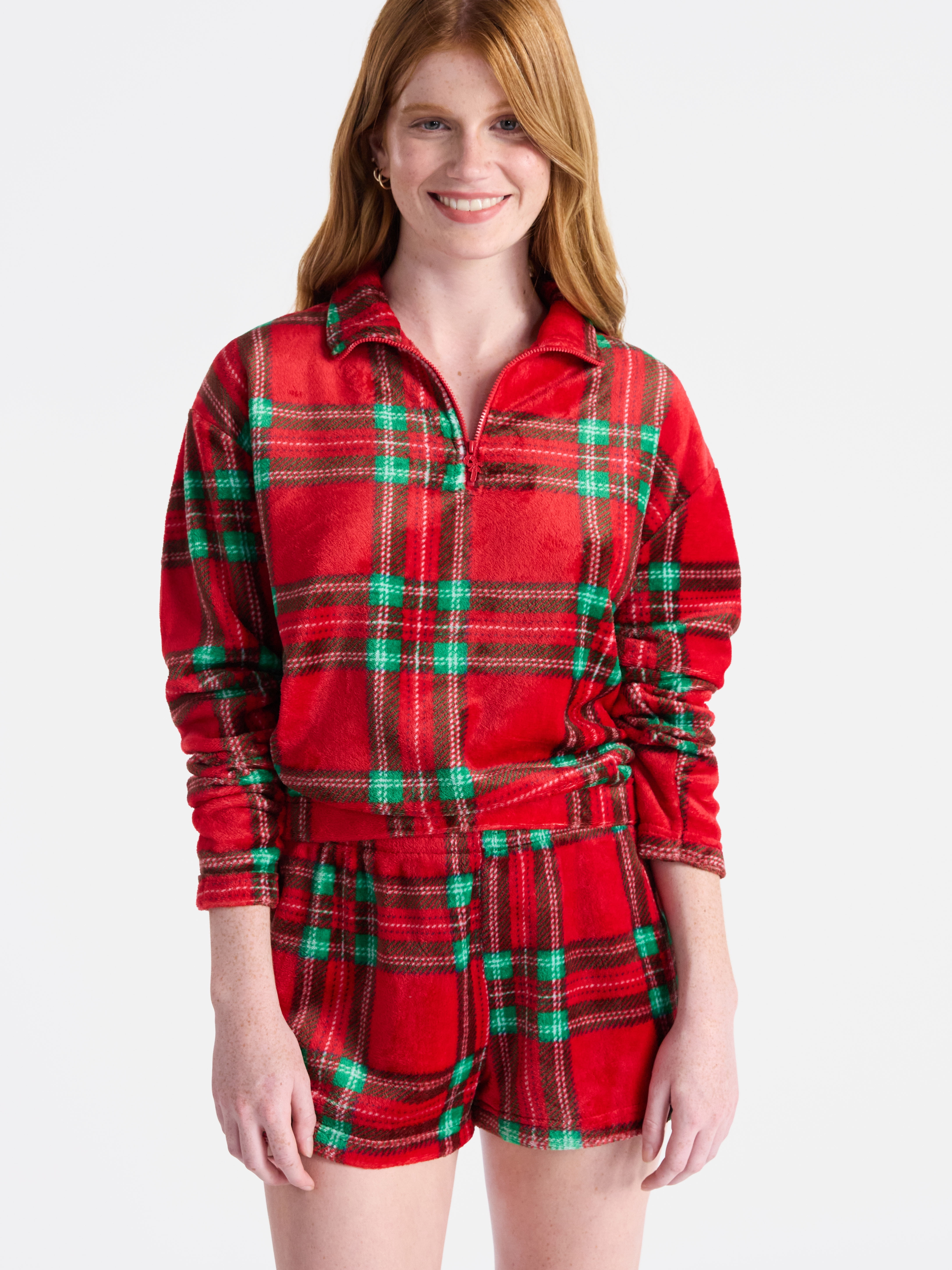 No Boundaries Christmas Quarter Zip Mock Neck Plush Top with Long Sleeves, Women's