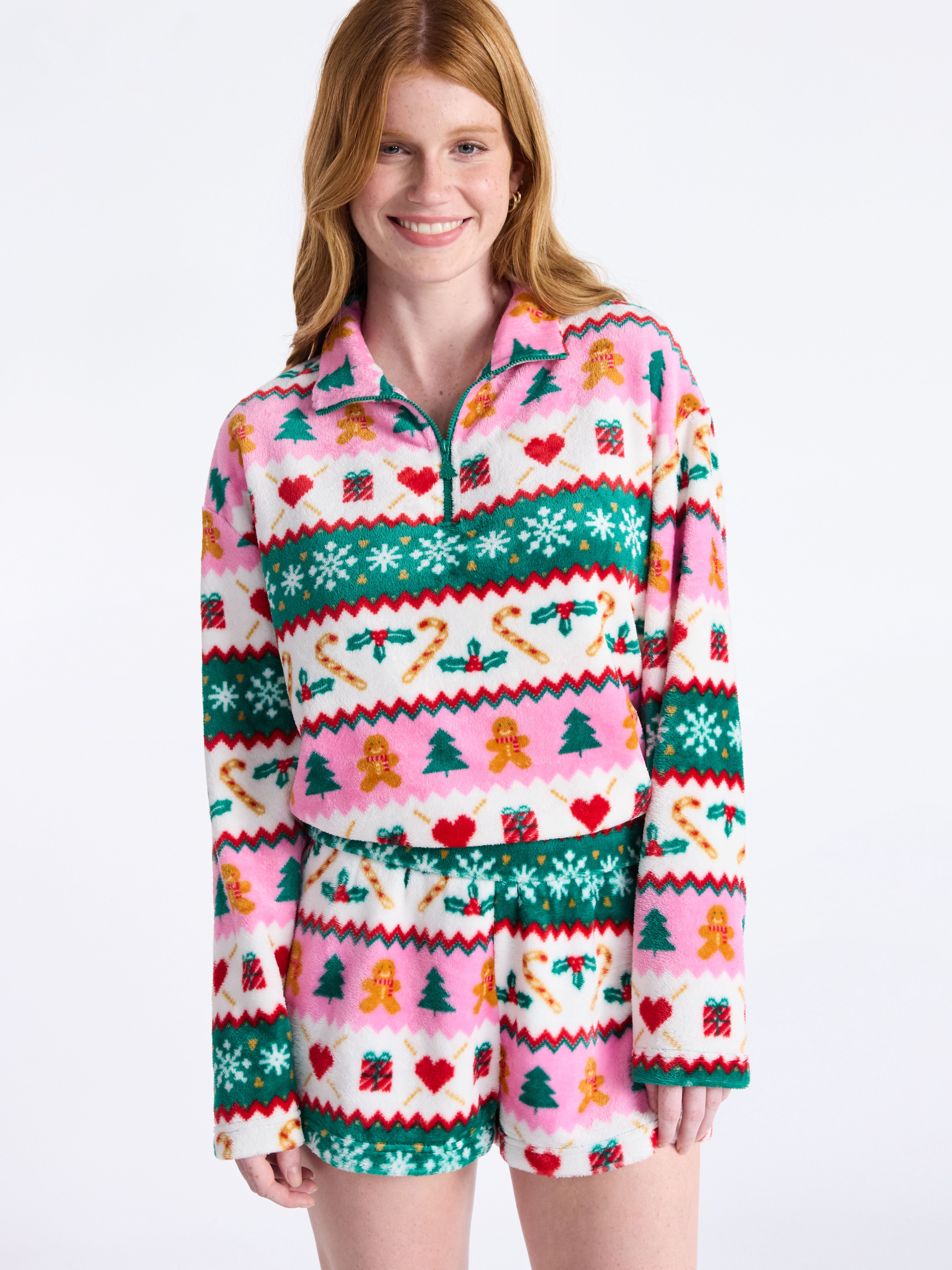 No Boundaries Christmas Quarter Zip Mock Neck Plush Top with Long Sleeves, Women's