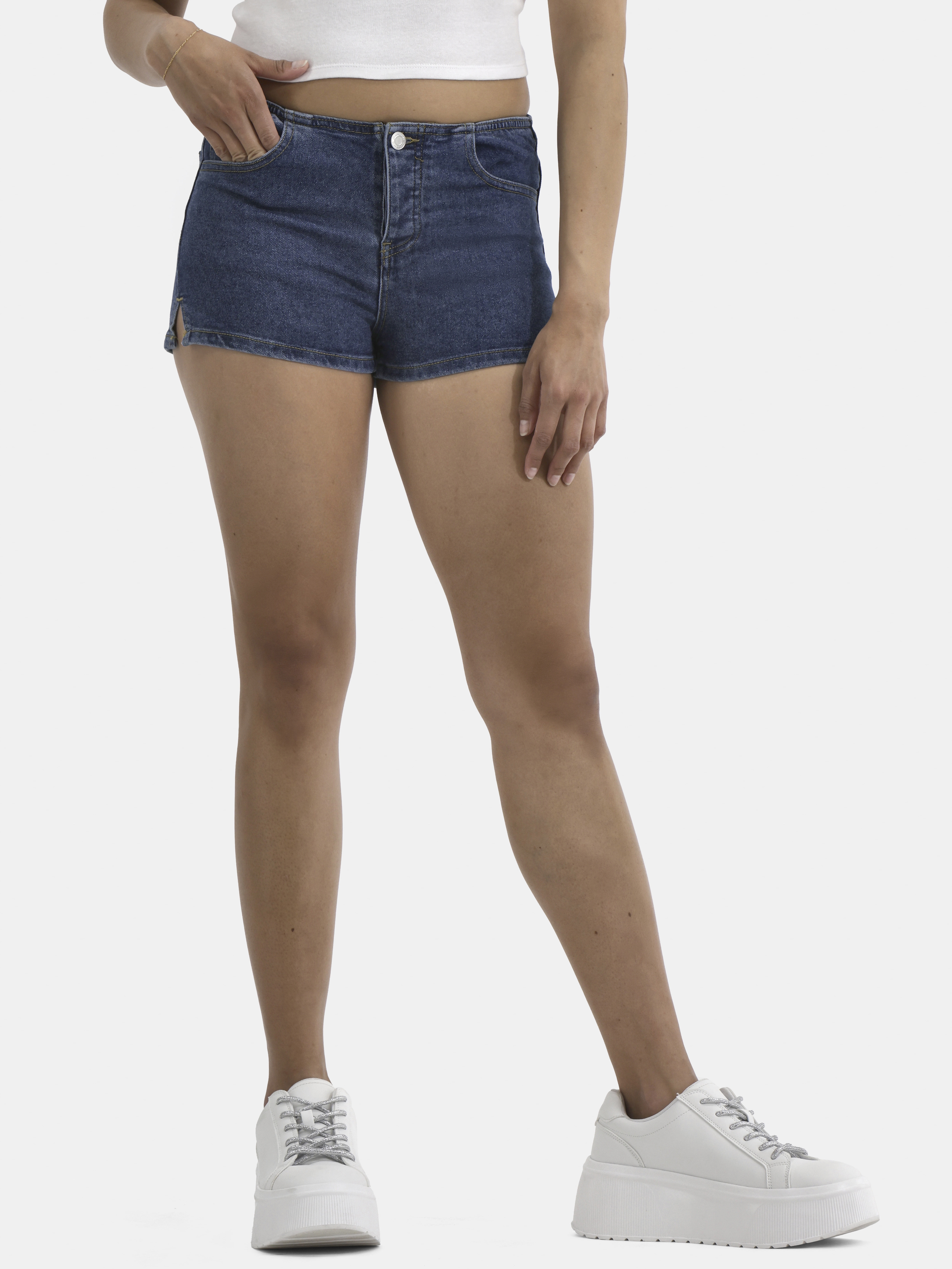 No Boundaries Women's Low-Rise Denim Shorts Inch Inseam Stretch