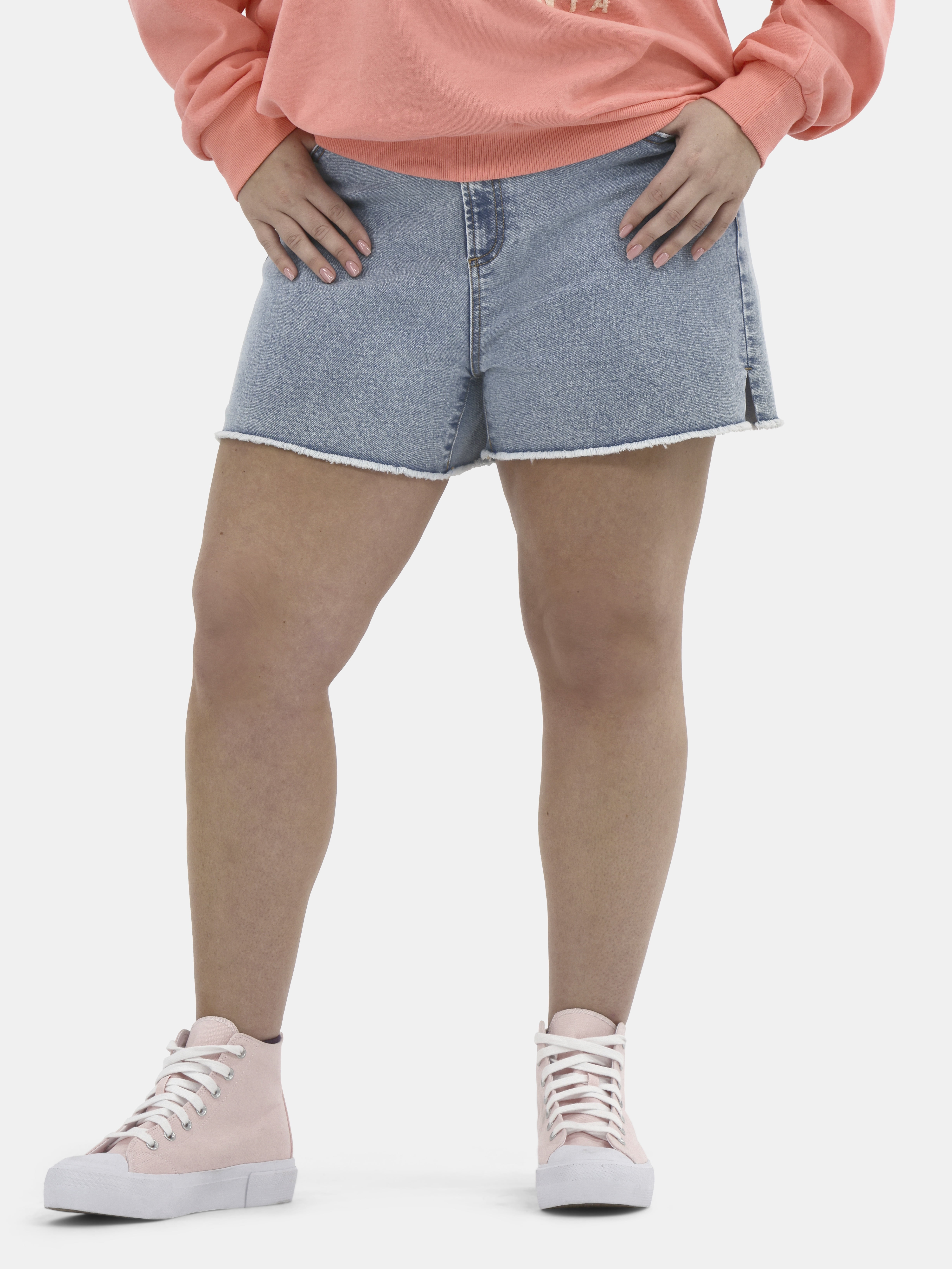 No Boundaries Women's Mid Rise Denim Short, Sizes 2-26W