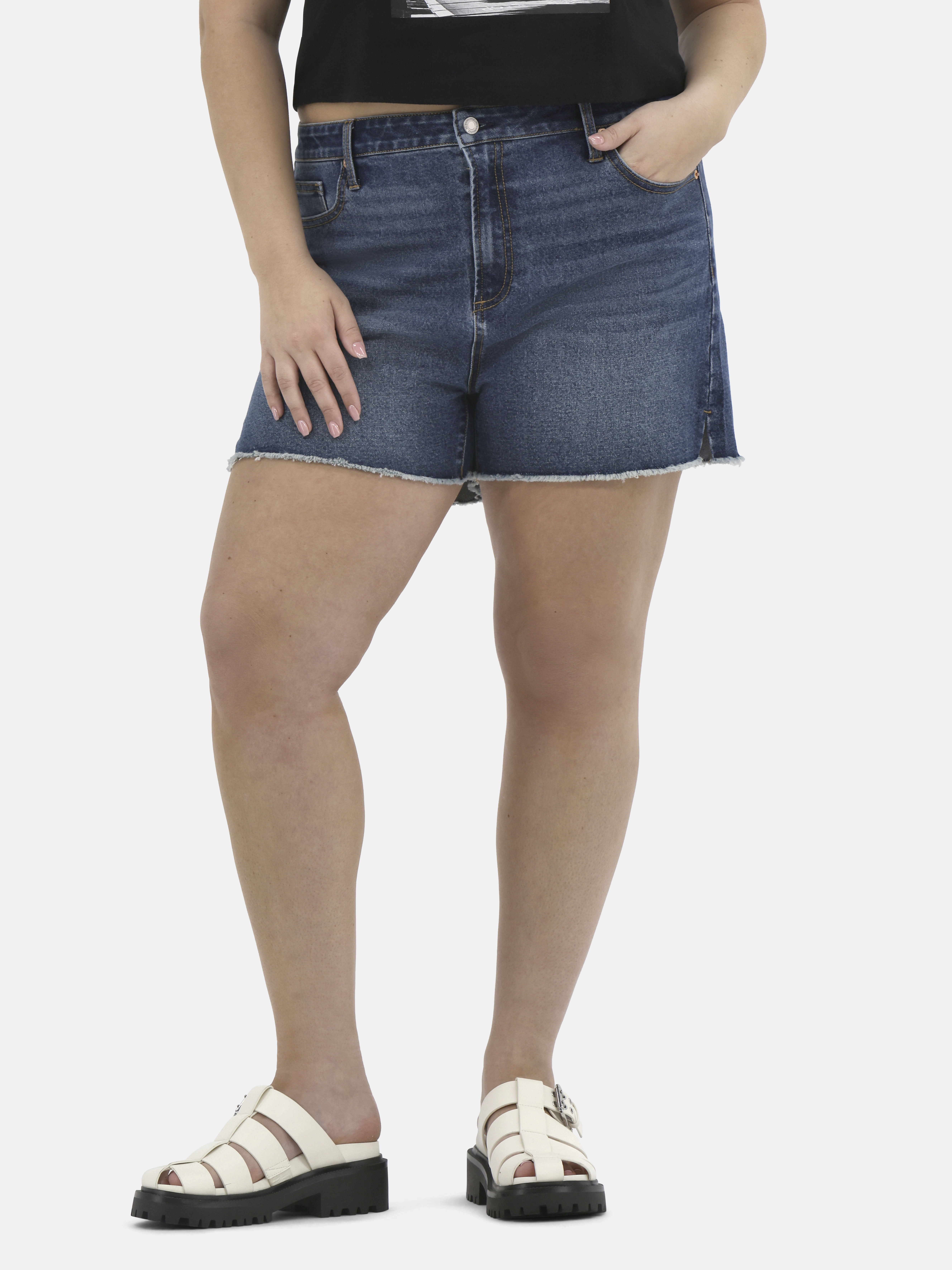 No Boundaries Women's Mid Rise Denim Short, Sizes 2-26W
