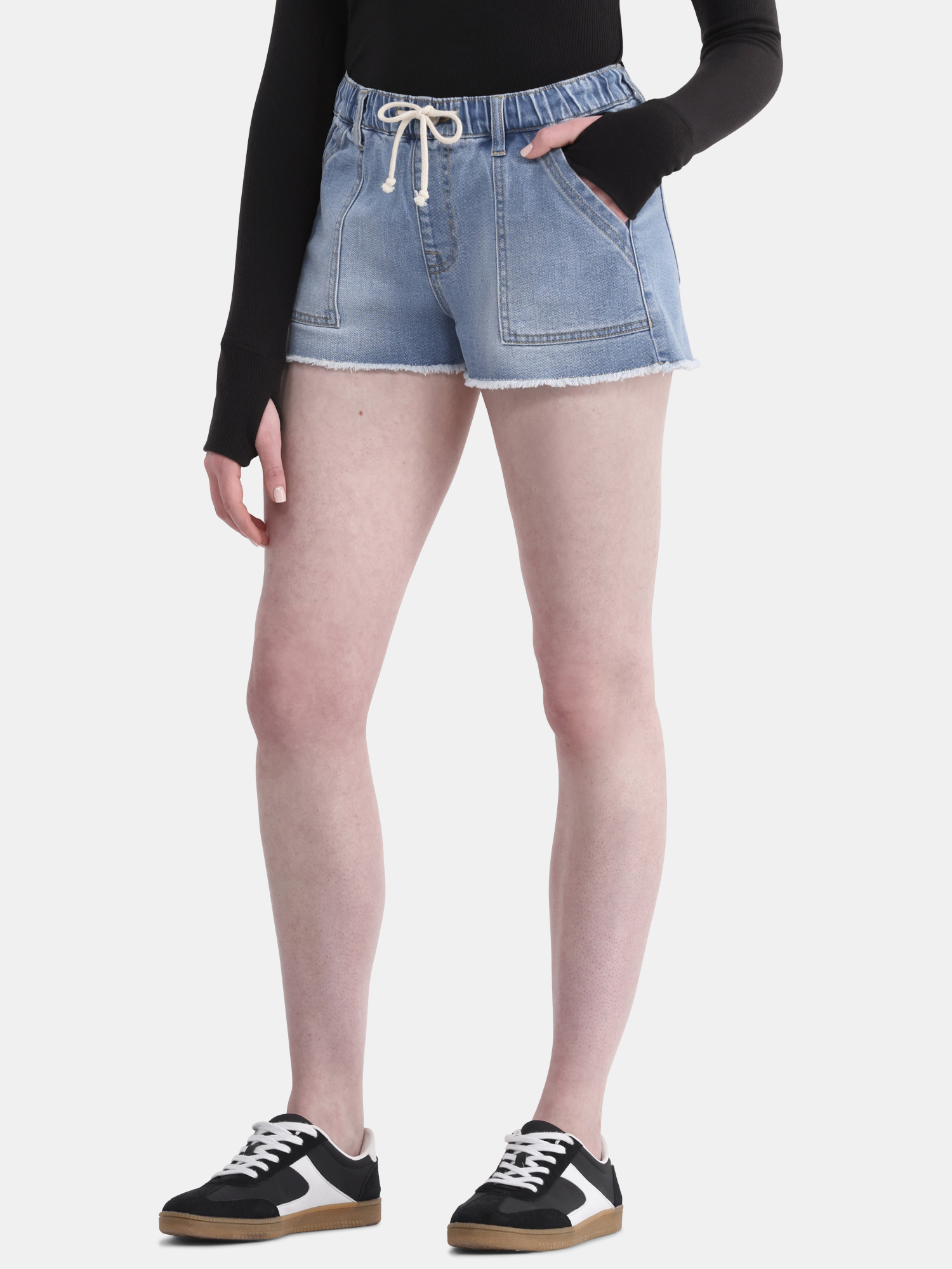 No Boundaries Drawstring Utility Shorts with Porkchop Pockets, 2" Inseam, Women's