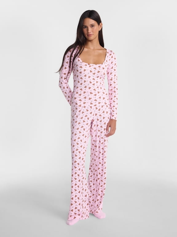 No Boundaries Giftable Long Sleeve Top, Pants and Socks Pajama Set, 3 Piece, Women's XS-XXL