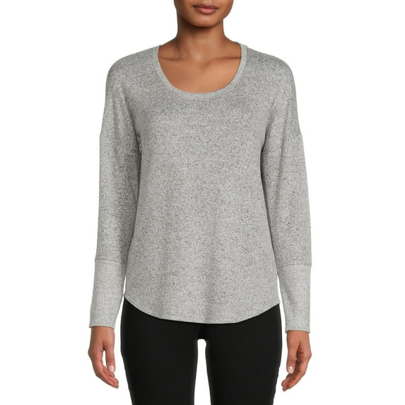 No Boundaries Junior's Scoop Neck T-Shirt