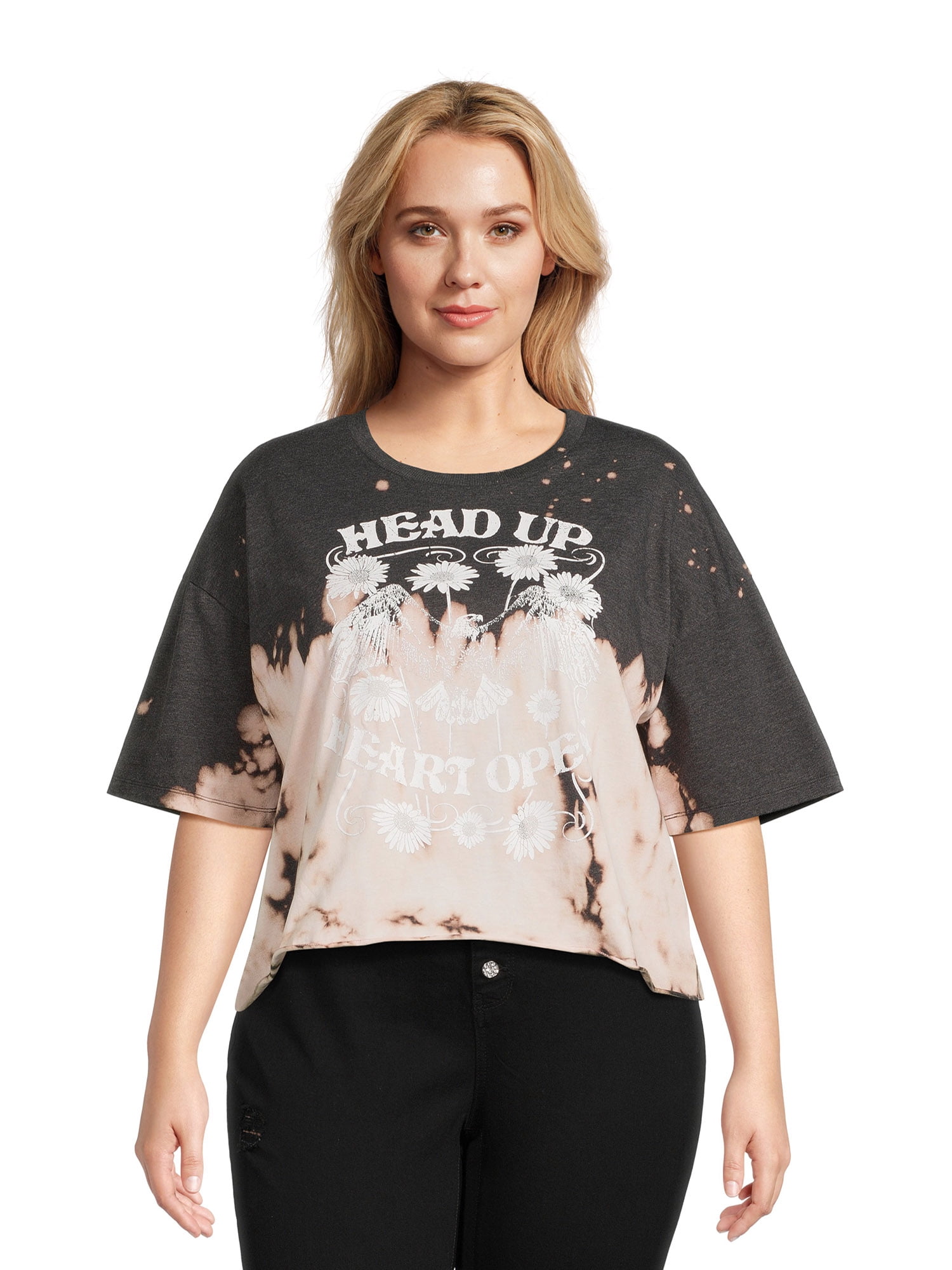 No Boundaries Juniors Plus Size Cropped Graphic Tee with Short