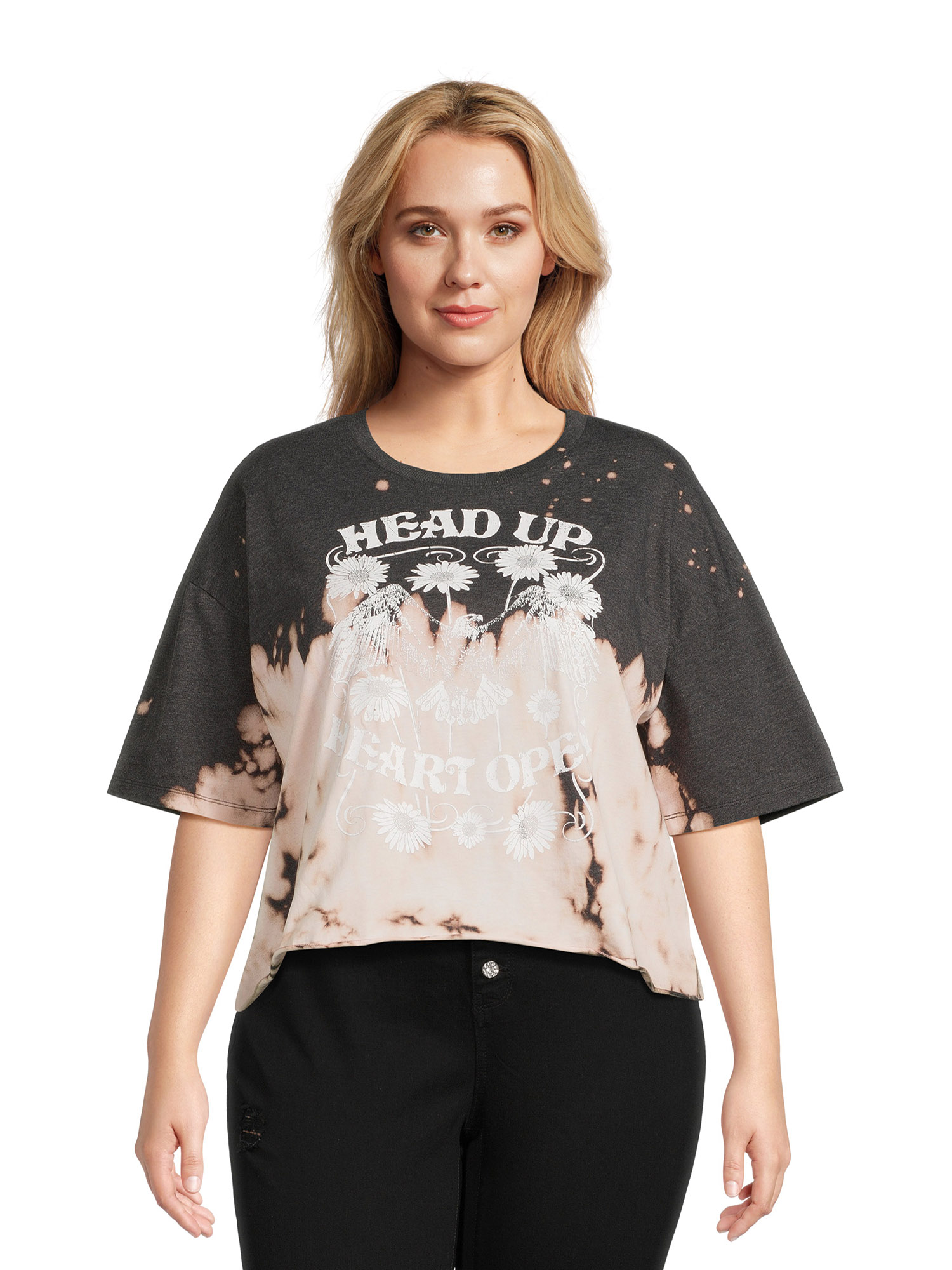 No Boundaries Juniors and Juniors Plus Cropped Graphic Tee with Short
