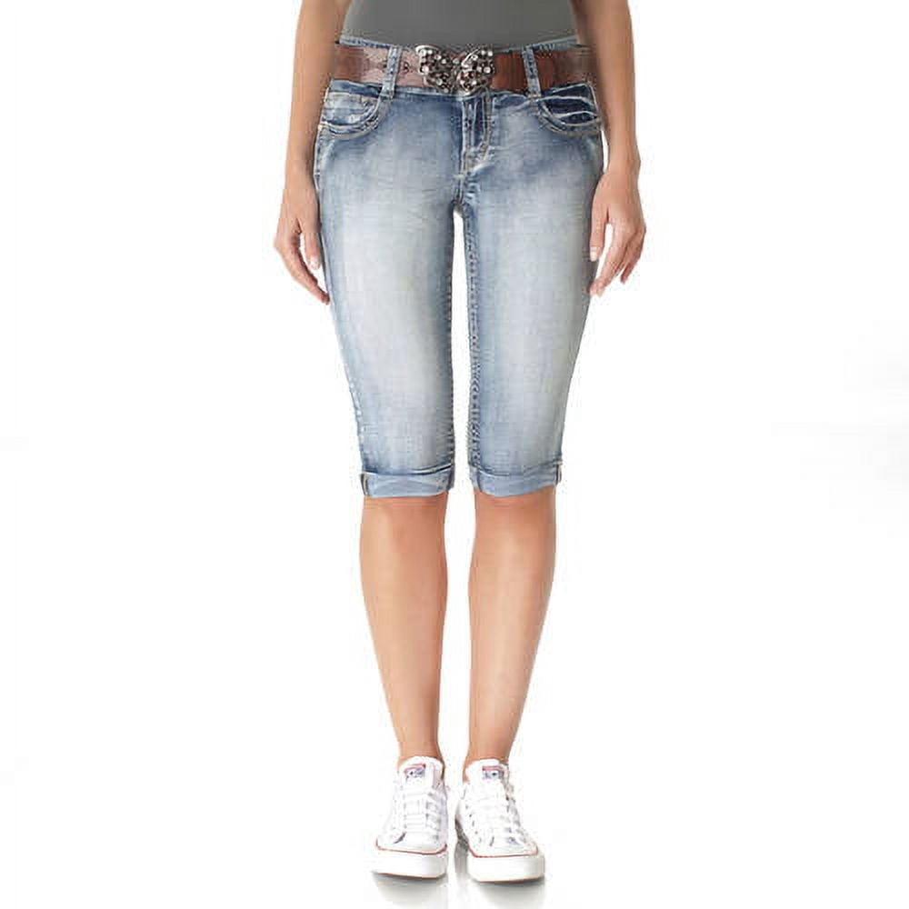 No Boundaries Juniors' light wash belted curvy capri pants