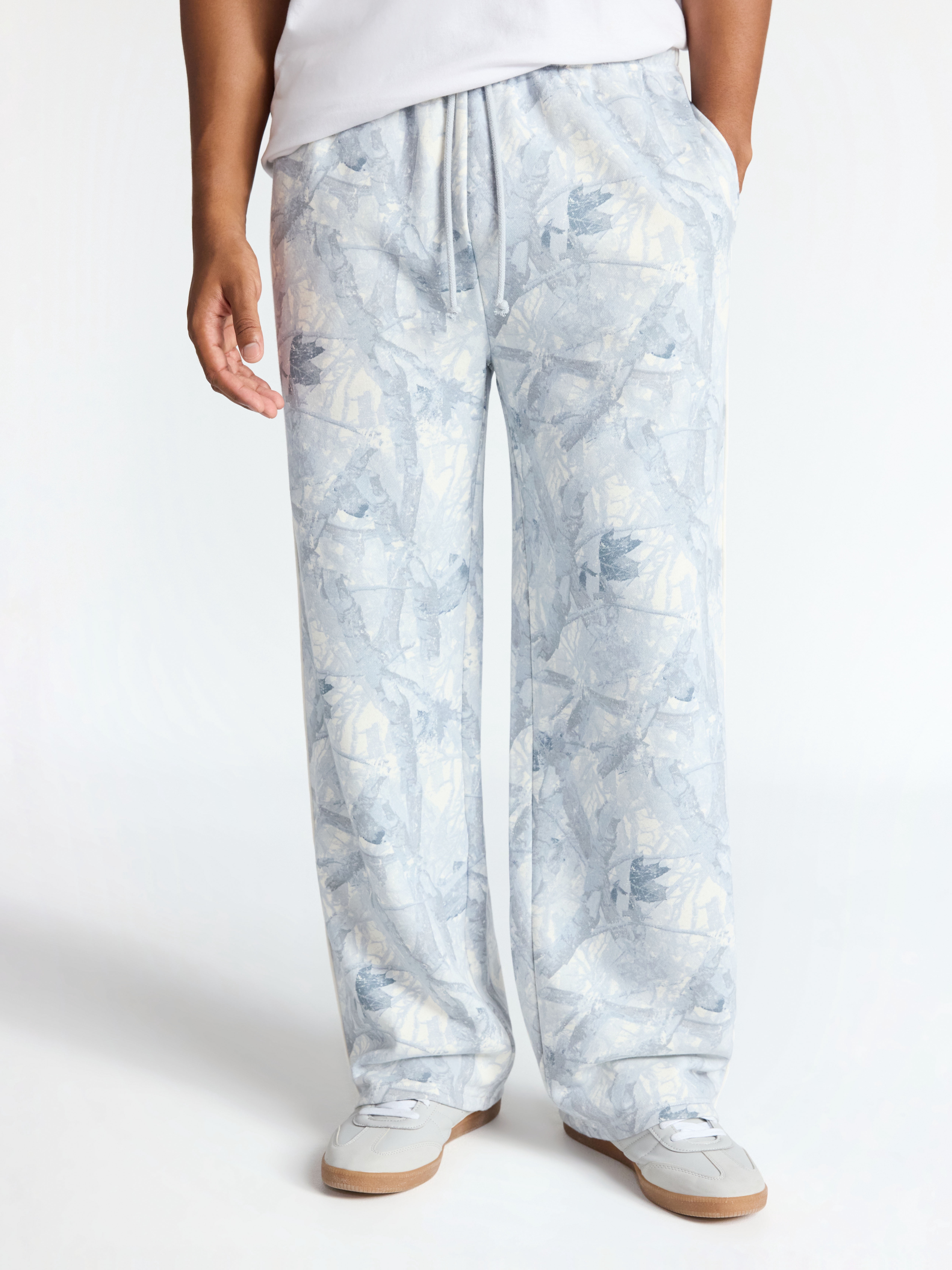 No Boundaries Piped Fleece Jogger Pants, Men's & Big Men's