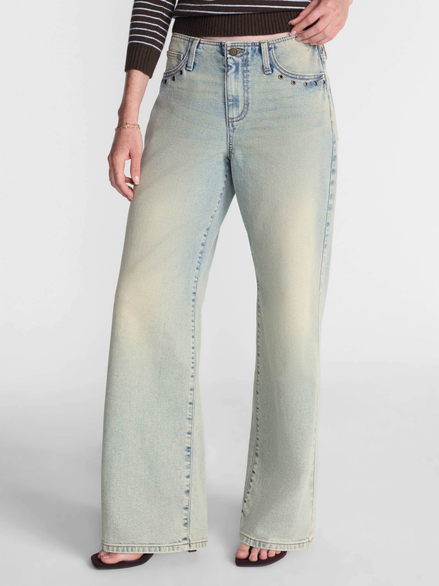 No Boundaries No Waist Baggy Jeans With Grommets 31 5 Inseam Women S Sizes XXS XXL: What We Checked First