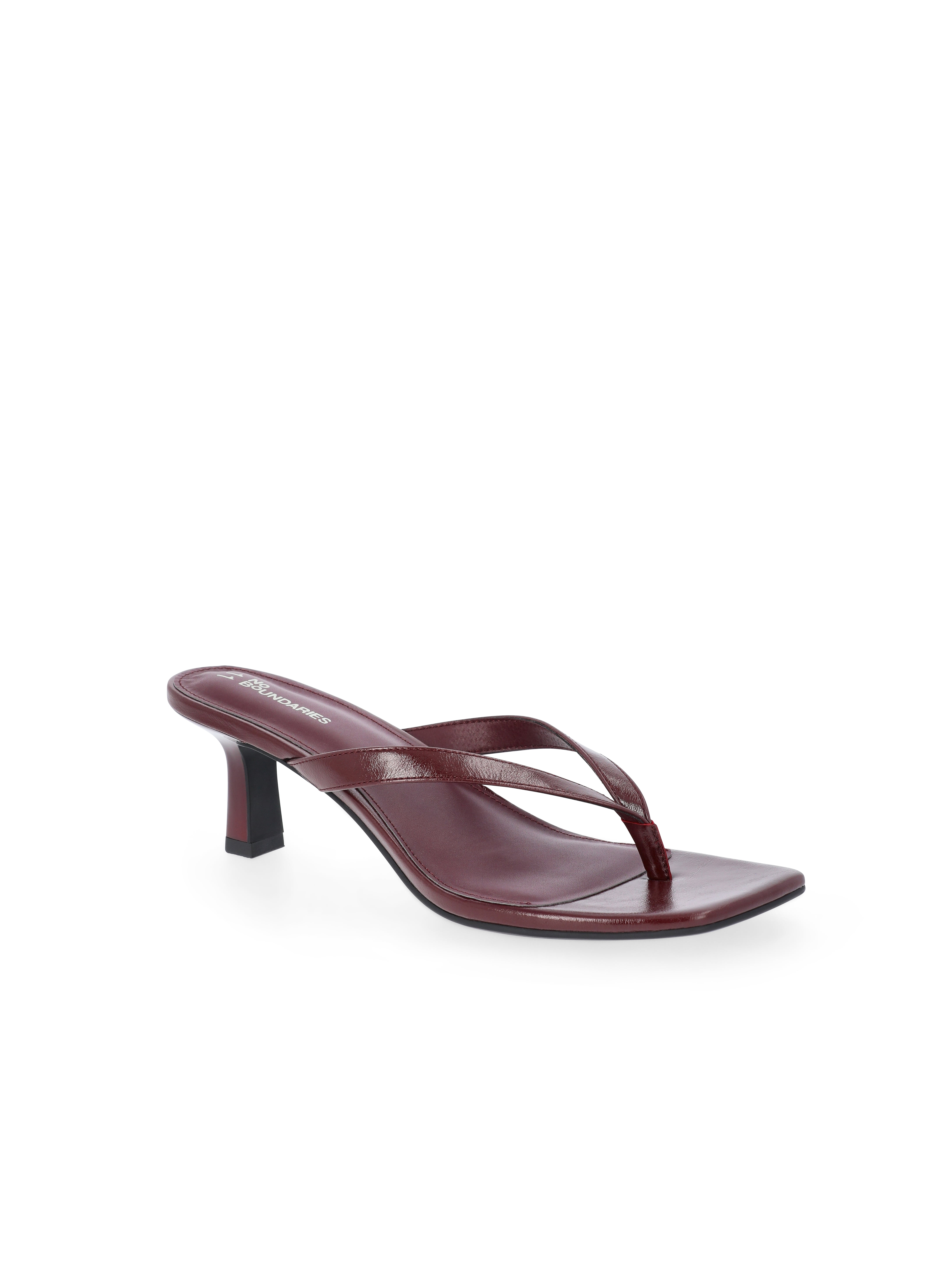 No Boundaries Women's Kitten Heel Thong Sandals