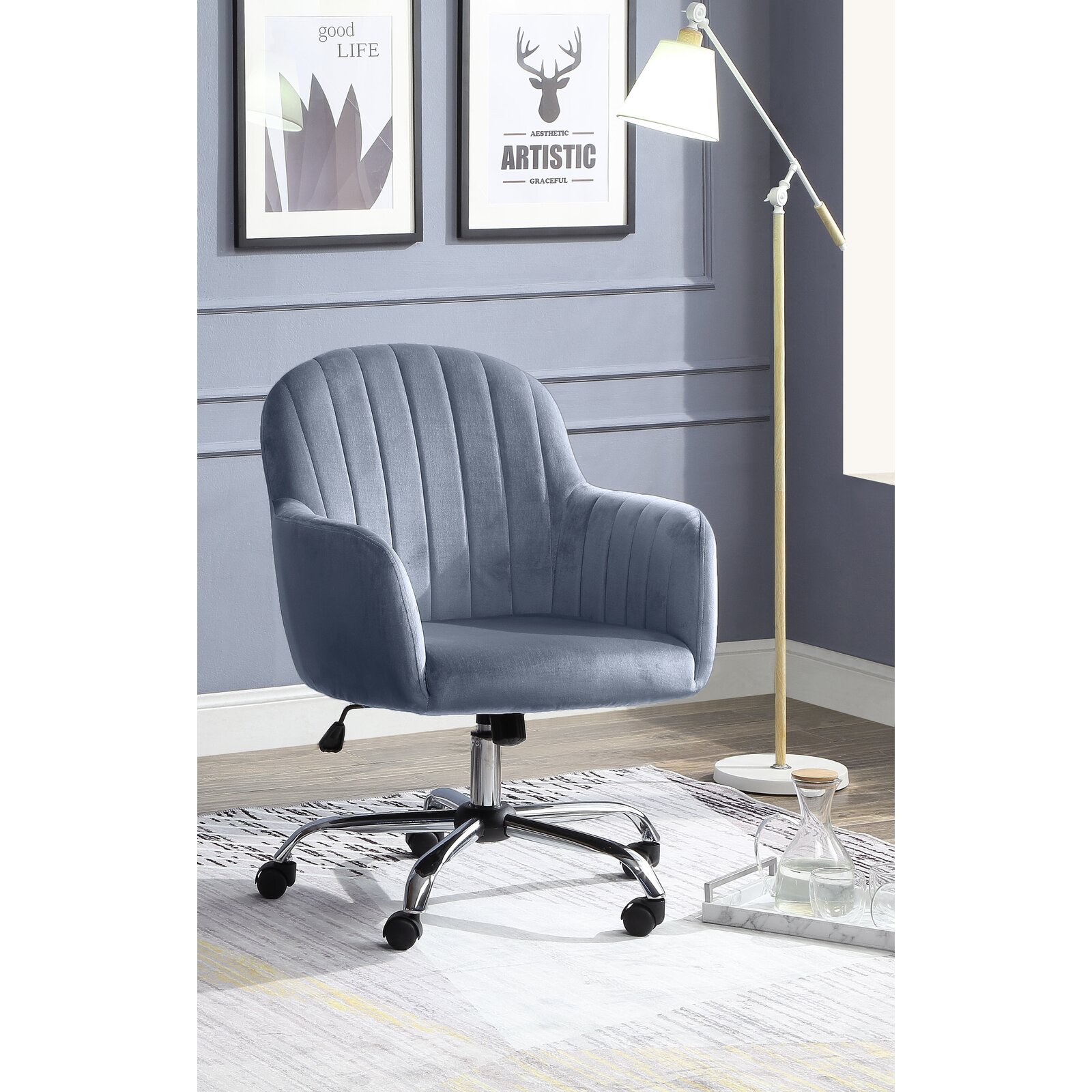 Noam Executive Chair, Weight Capacity (lbs) 200, Adjustability Swivel