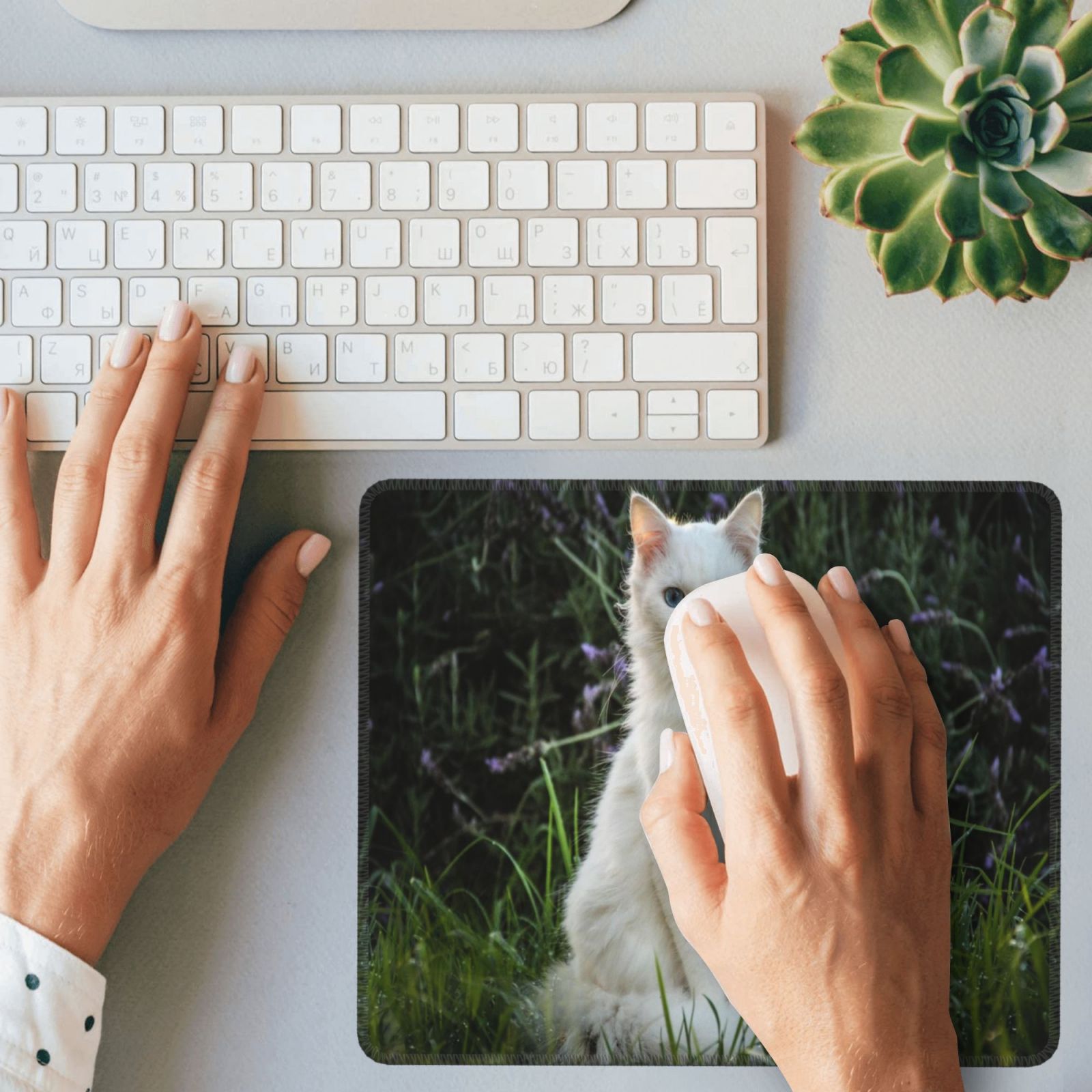 Noble Kitten Print Rubber Lock Edge Mouse pad, Office Desk pad, Writing