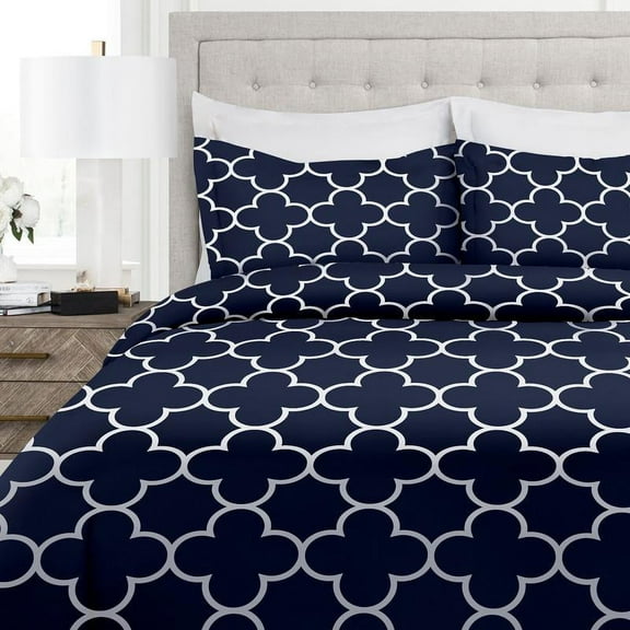 Noble Linen's 3 Piece Duvet Cover Set with Clover Pattern