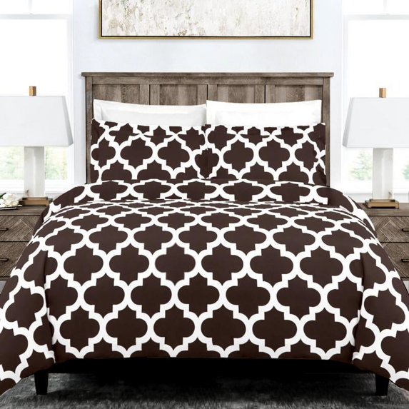 Noble Linen's 3 Piece Duvet Cover Set with Quatrefoil Pattern