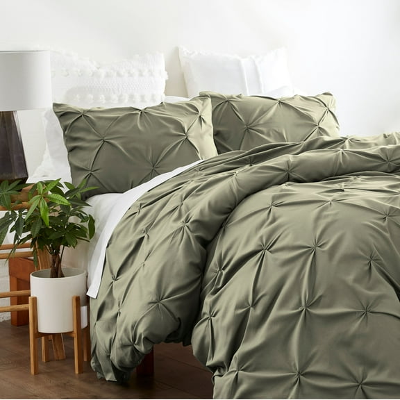 Noble Linen's 3 Piece Pinch Pleat Duvet Cover Set