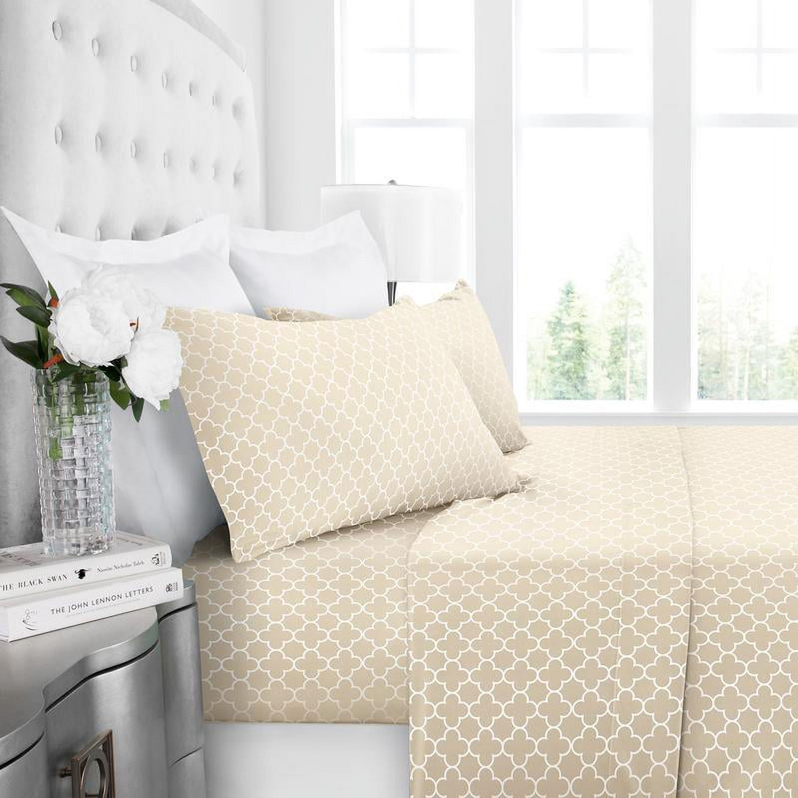 Noble Linen's 4 Piece Sheet Set with Clover Pattern