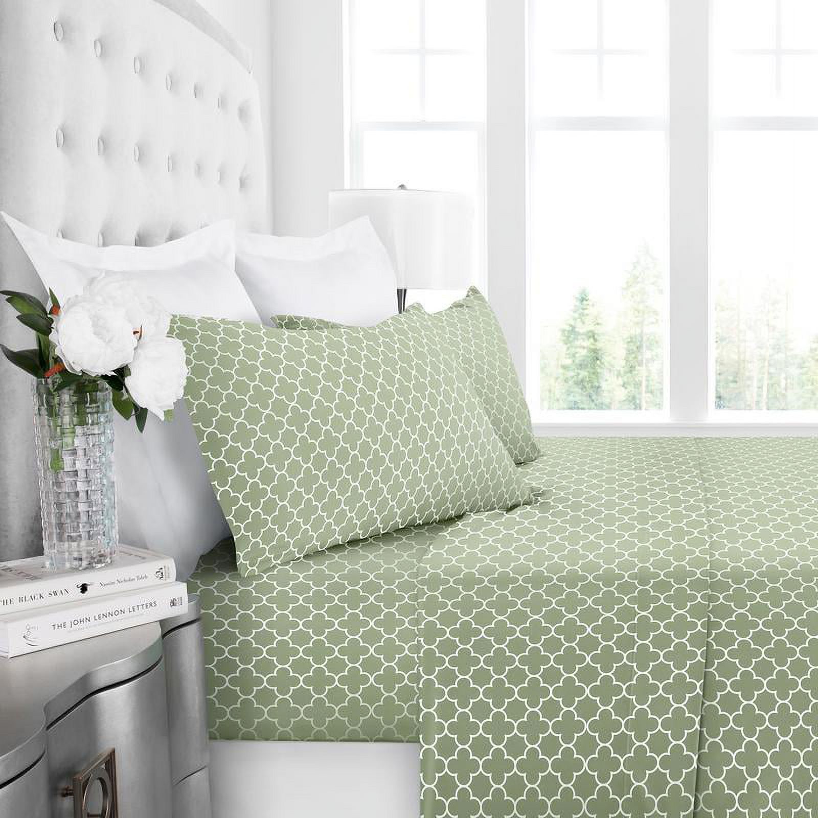 Noble Linen's 4 Piece Sheet Set with Clover Pattern