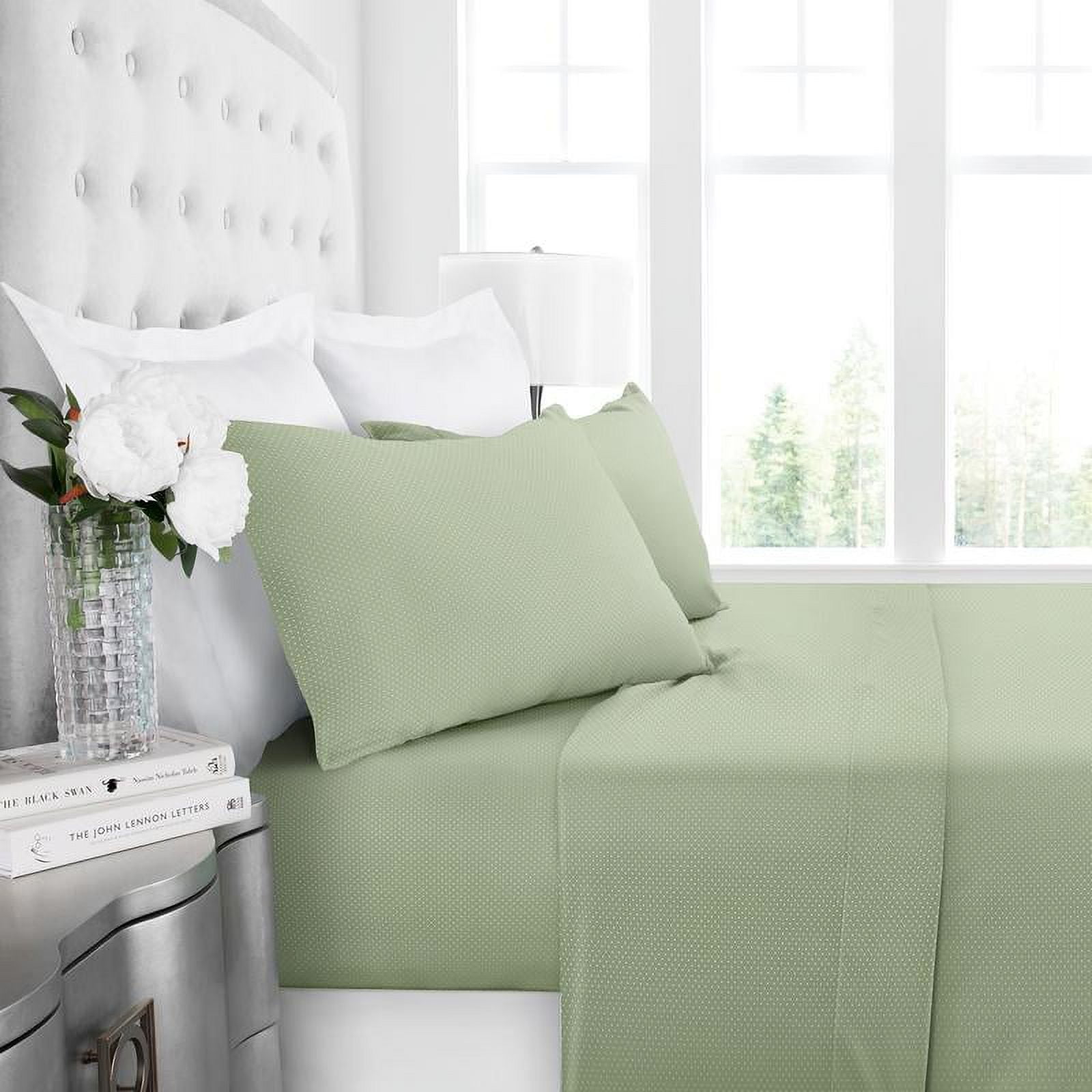 Noble Linen's 4 Piece Sheet Set with Pindot Pattern