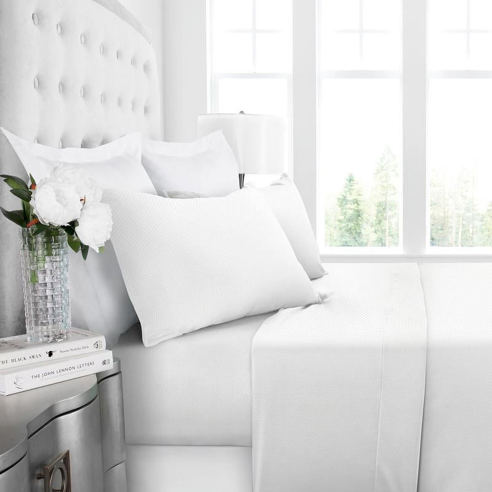 Noble Linen's 4 Piece Sheet Set with Pindot Pattern