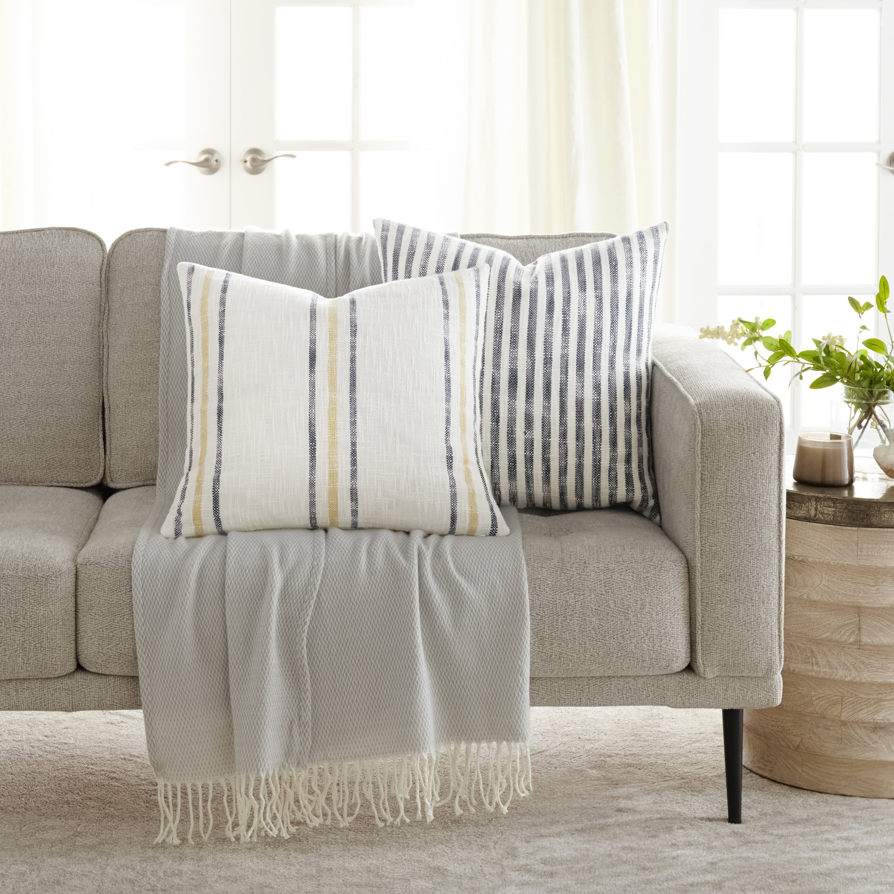 Noble Linens 2-Pack Decor Throw Pillows Yarn-Dyed Bengal Stripe and Framed Stripe in Blue