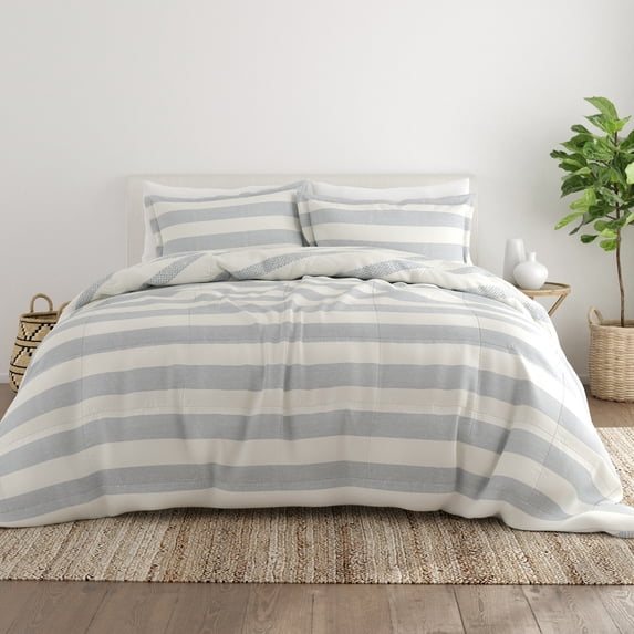 Noble Linens 2-Piece Light Gray Distressed Stripe ReversiblePrint Comforter Set, Twin/TwinXL