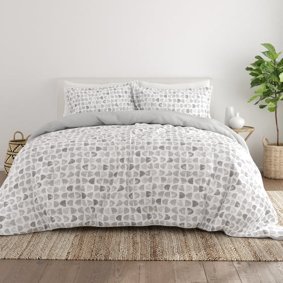Noble Linens 2-Piece Light Gray Moonlight Stars Reversible Print Comforter Set, Twin/TwinXL