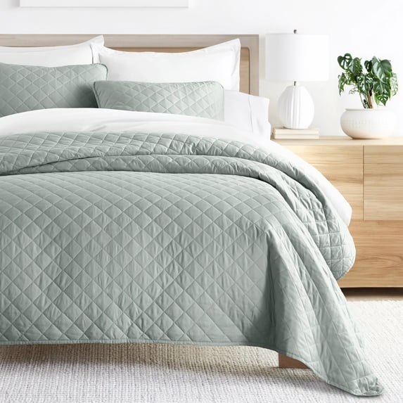 Noble Linens 3-Piece Eucalyptus Diamond Quilt Set, Full/Queen