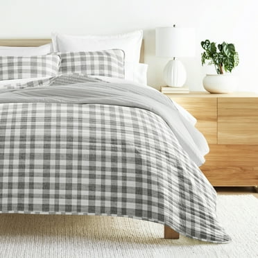 Noble Linens 3-Piece Gray Watercolor Plaid Reversible Quilt Set, Queen