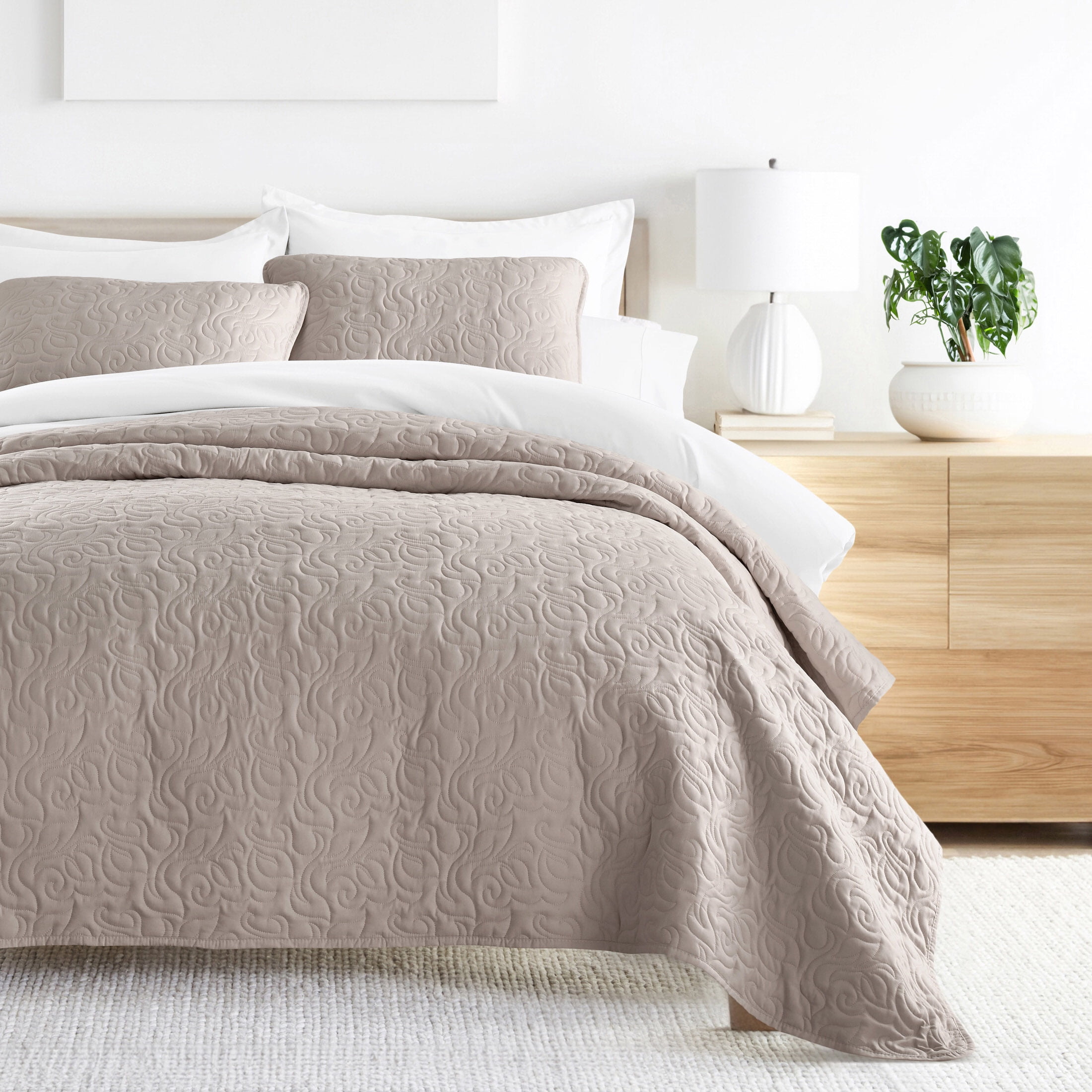 Noble Linens 3 Piece Latte Floral Stitch Quilt Set, Twin / Twin XL