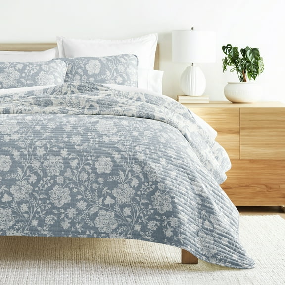 Noble Linens 3-Piece Light Blue Textured Floral Reversible Quilt Set, Twin