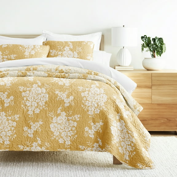 Noble Linens 3-Piece Mustard Distressed Bouquet Reversible Quilt Set, King