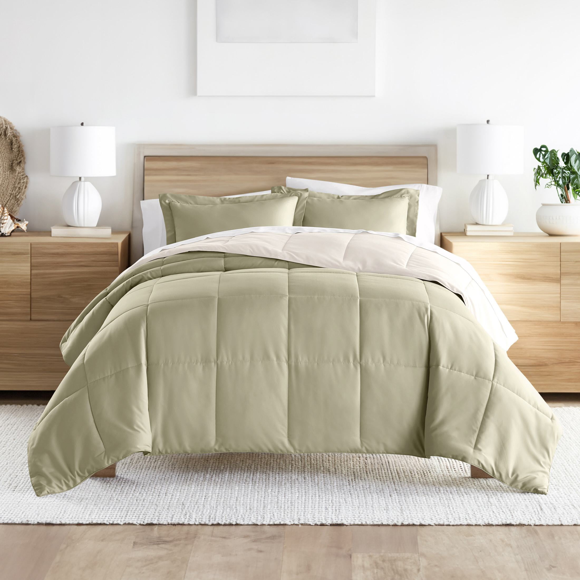 Noble Linens Soft 3-Piece Sage & Ivory Reversible All Season Lightweight Down Alternative Comforter Set, Full/Queen