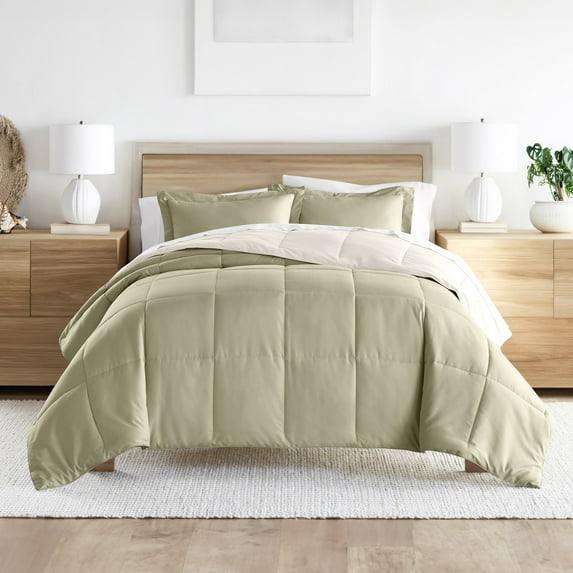 Noble Linens Soft 3-Piece Sage & Ivory Reversible All Season Lightweight Down Alternative Comforter Set, King/Cal King