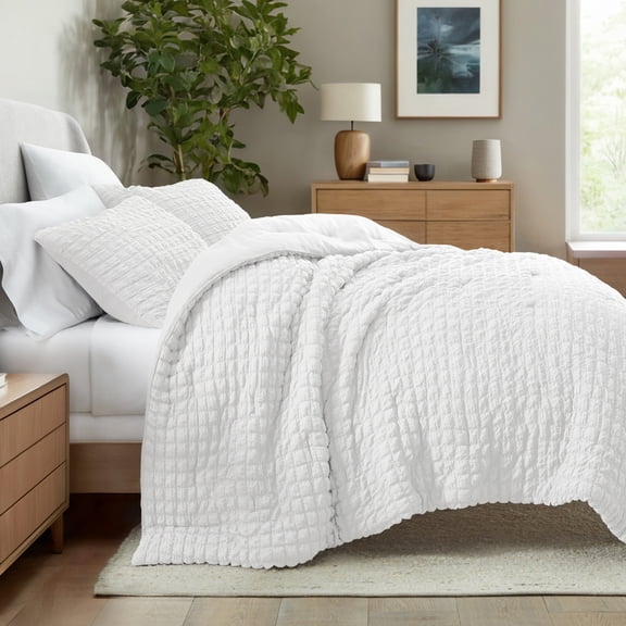 Noble Linens 3 Piece Seersucker Textured All Season Down-Alternative Comforter Set, White, Full/Queen