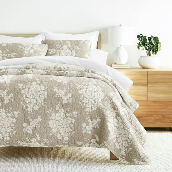 Noble Linens 3-Piece Taupe Distressed Bouquet Reversible Quilt Set, Queen