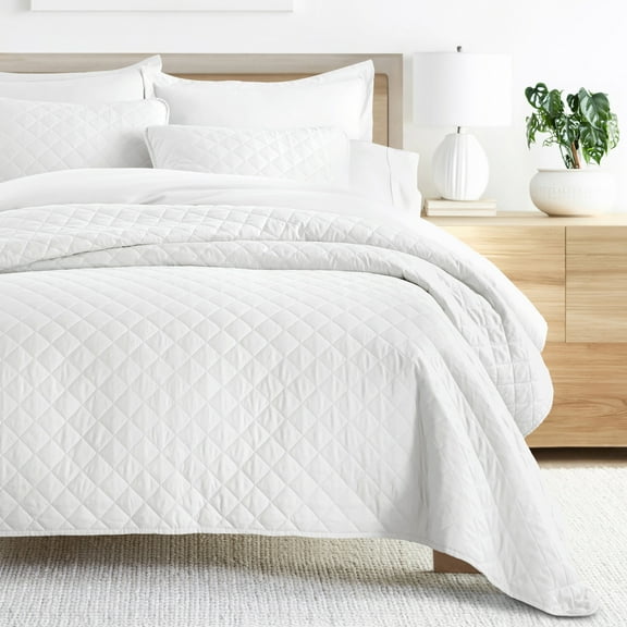 Noble Linens 3-Piece White Diamond Quilt Set, Twin / Twin XL