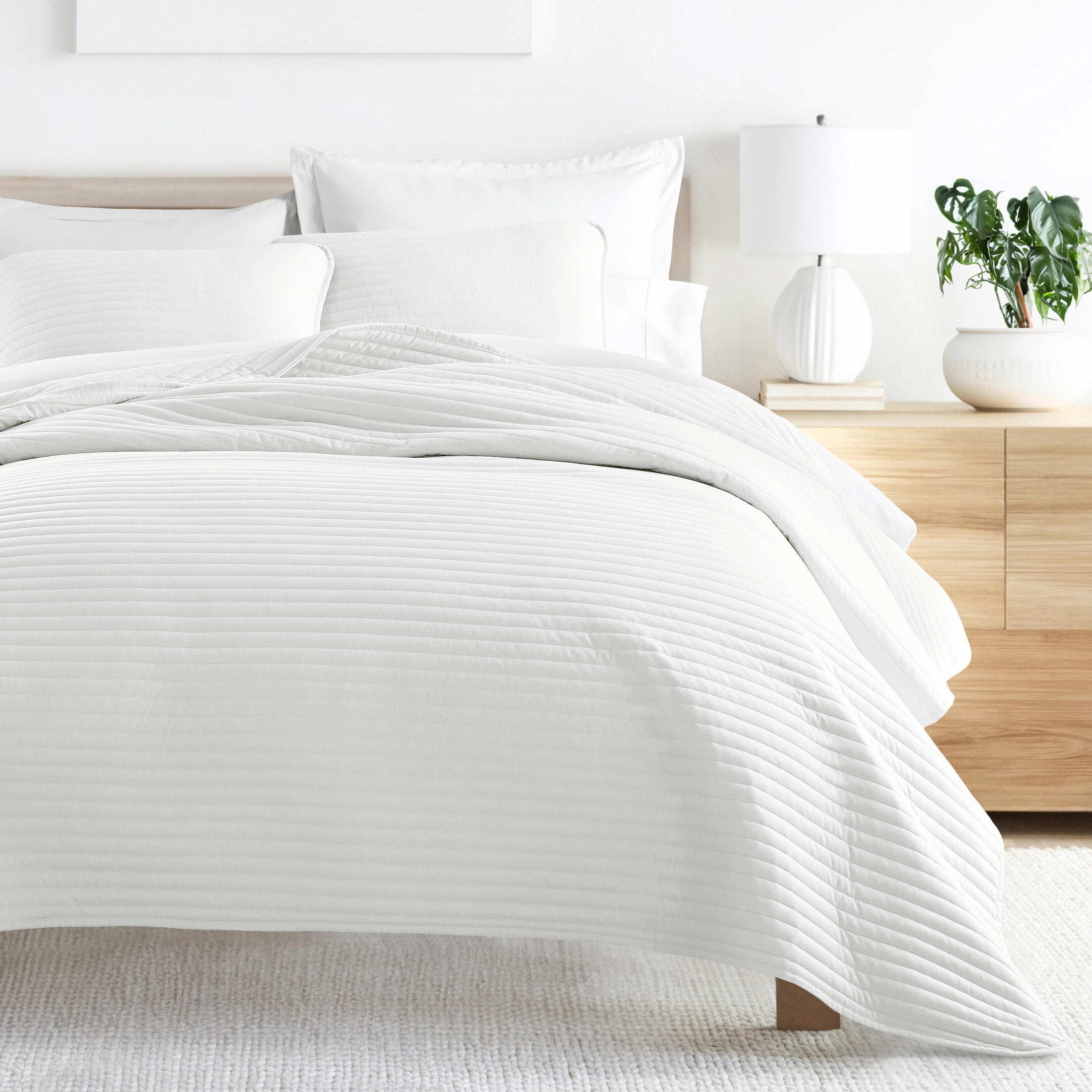 Noble Linens 3 Piece White Stripe Stitch Quilt Set, Queen / Full
