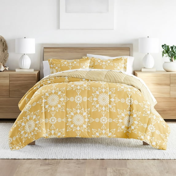 Noble Linens 3-Piece Yellow Daisy Medallion Reversible Print Comforter Set, King/CalKing