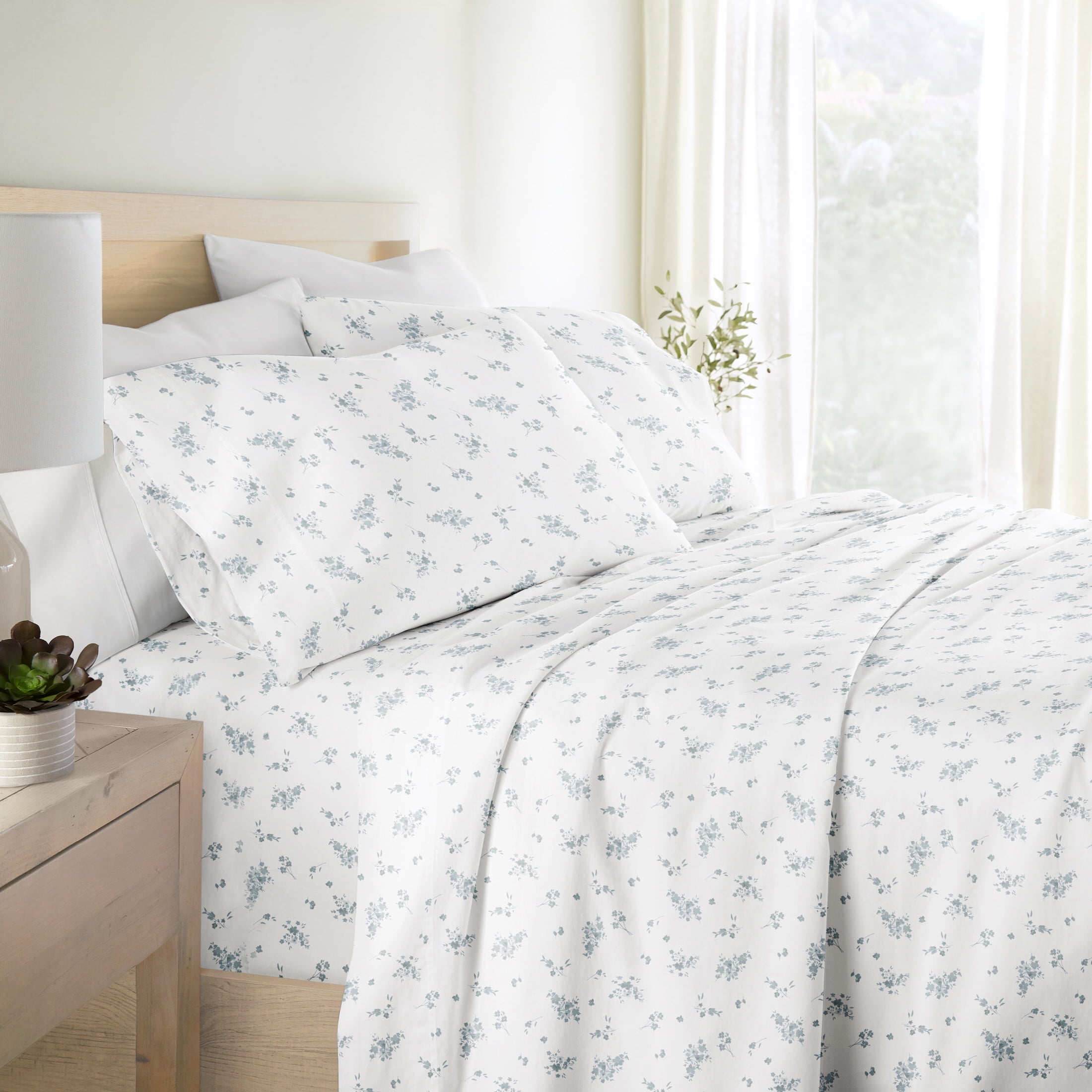 Noble Linens 4 Piece 300TC Cotton Printed Sheets, Bouquet Bliss Light Blue, Twin