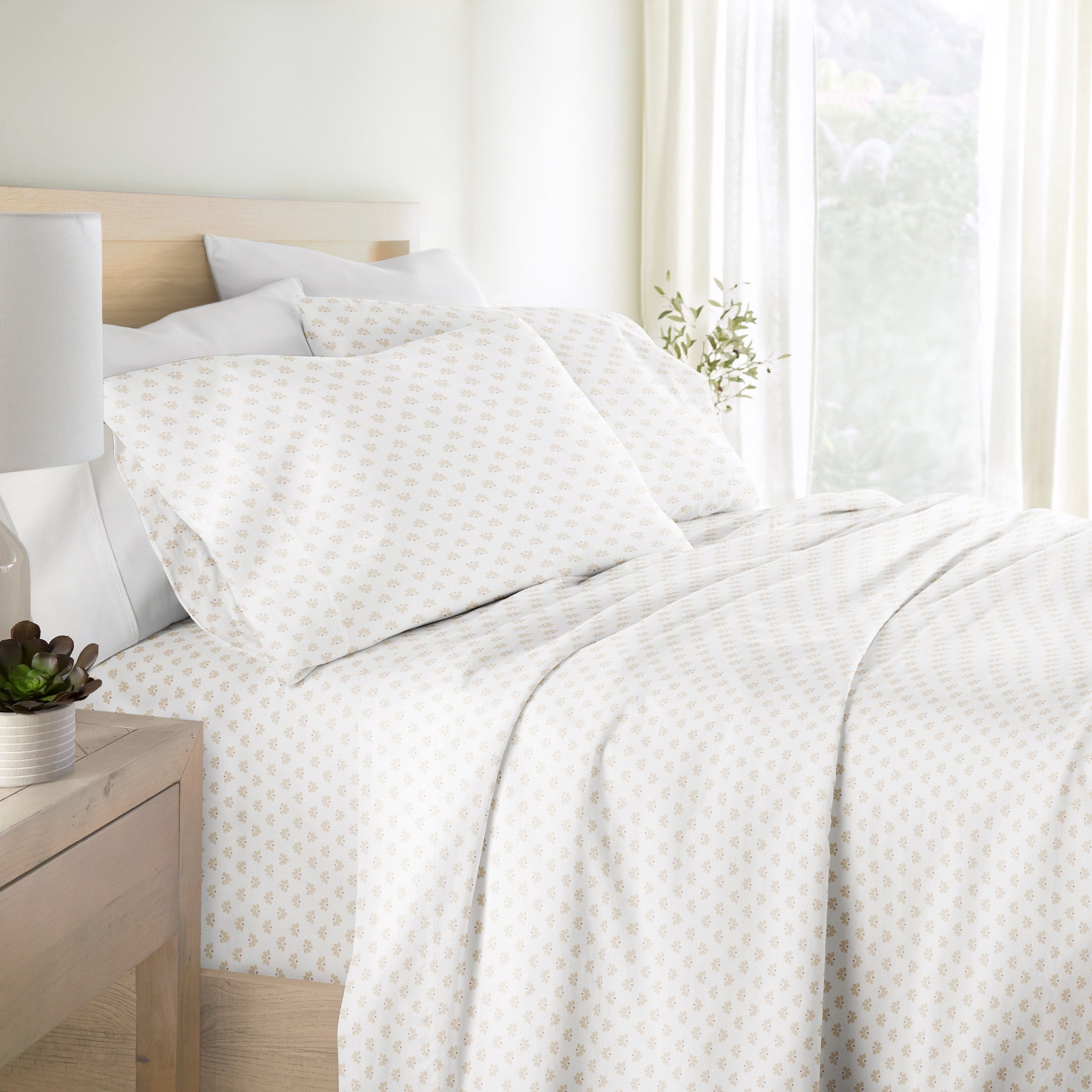 Noble Linens 4 Piece 300TC Cotton Printed Sheets, Moon Daisies Natural, King