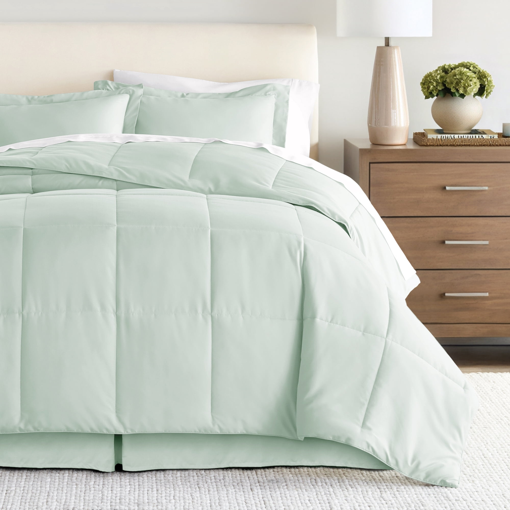 Noble Linens 8-Piece Aqua Bed in a Bag Microfiber Bedding Set, King