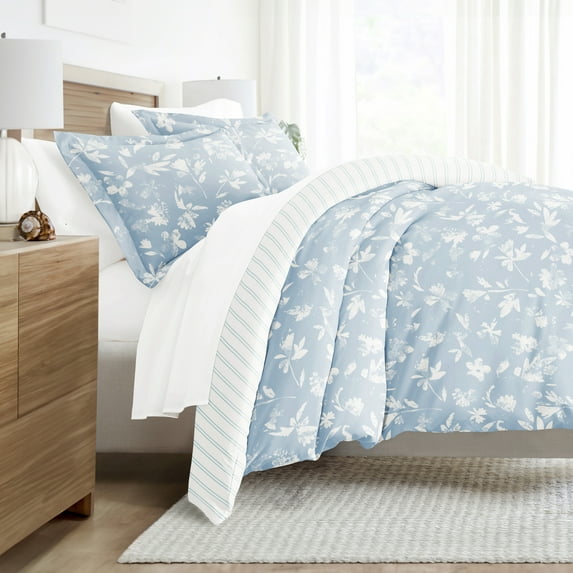 Noble Linens 8 Piece Patterned Duvet Bedding Bundle, Country Home Light Blue, King