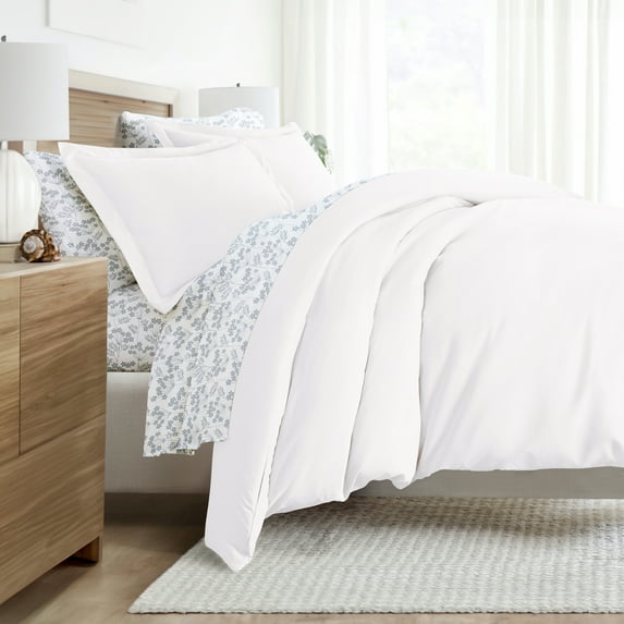 Noble Linens 8 Piece Solid Duvet Bundle in White, Full
