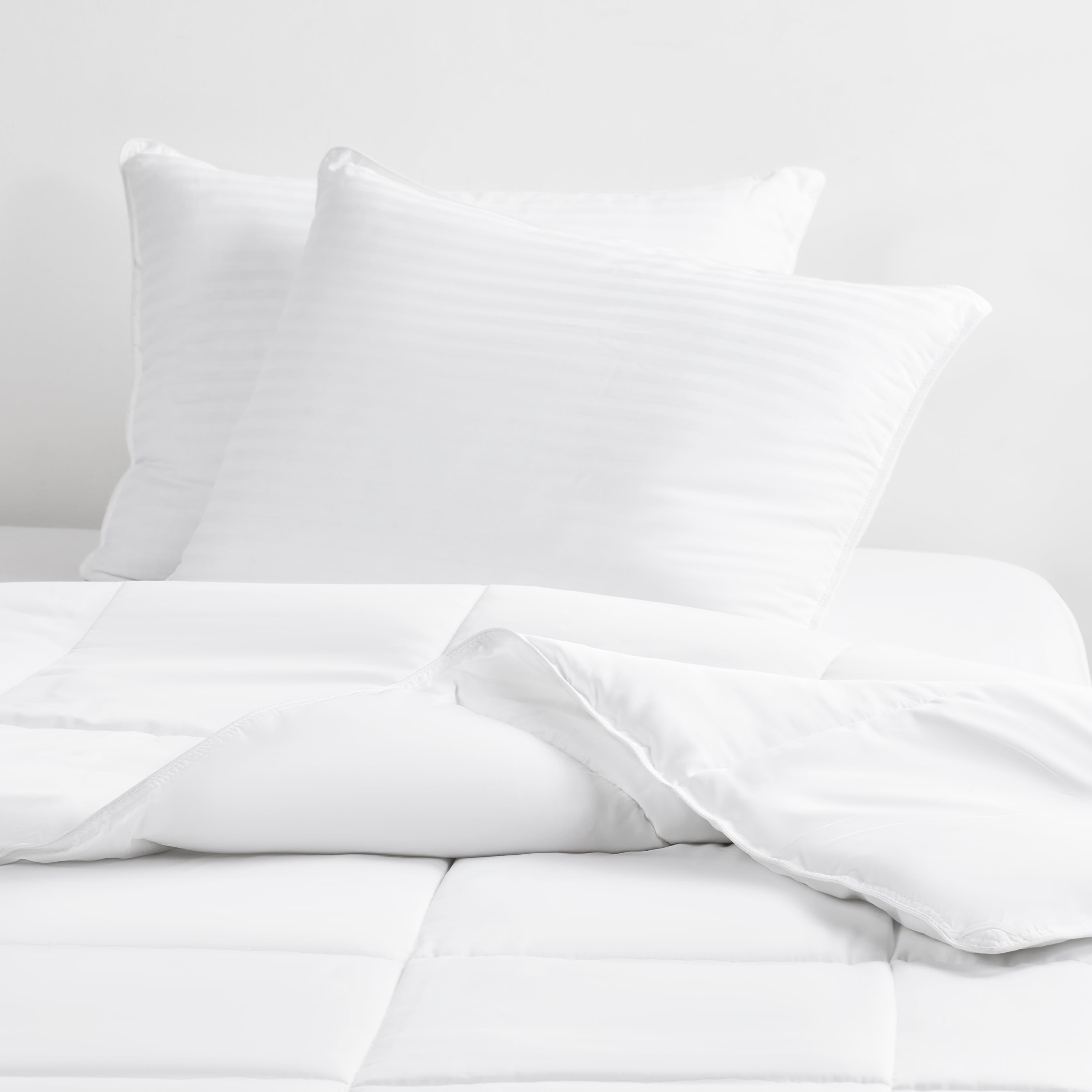 Noble Linens Cooling Luxury Gel Fiber Pillows with 100% Cotton Cover (Set of 2), Queen, White