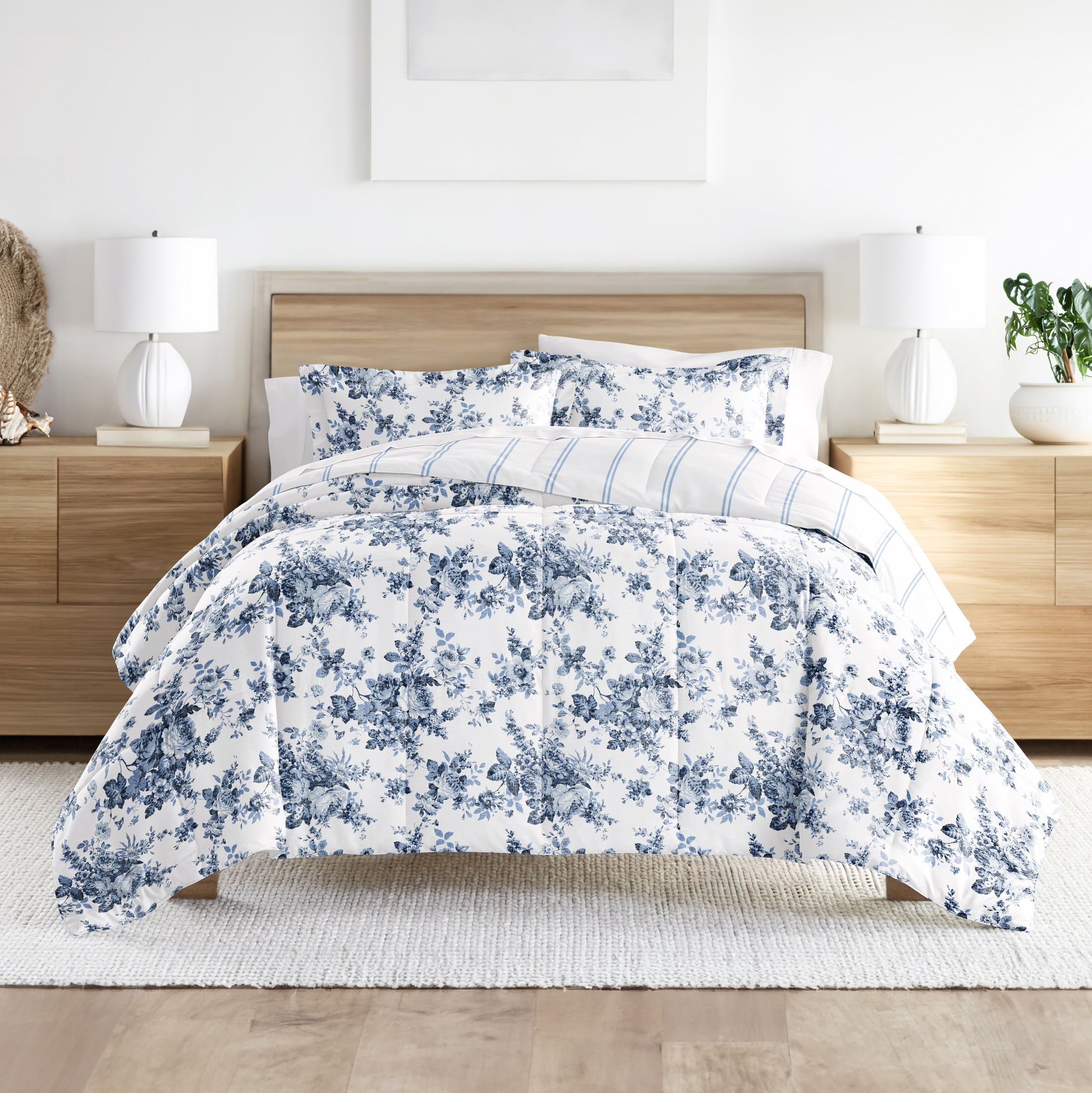 Blue Floral Reversible Down Alternative Comforter Set, Full