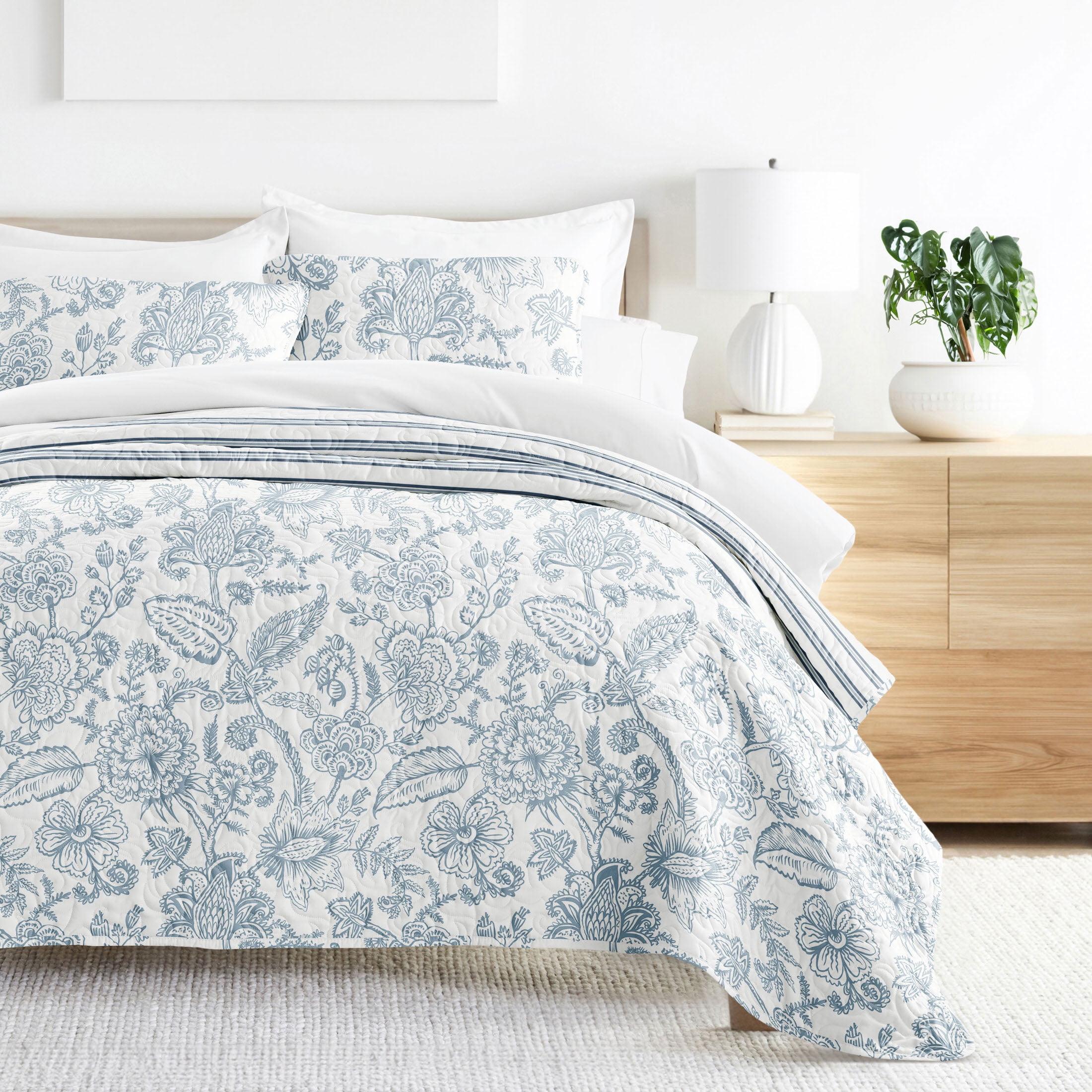Dusk Blue King/California King Reversible Microfiber Quilt Set